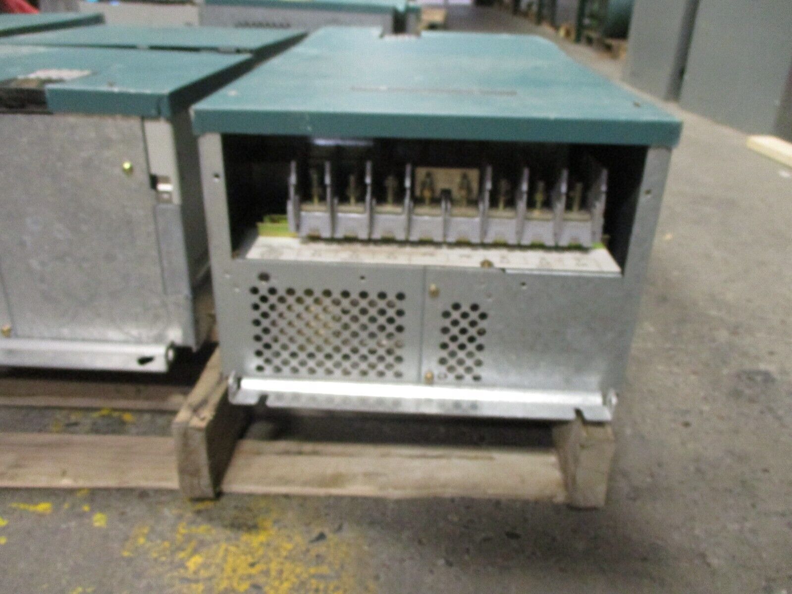 Allen-Bradley VTAC 9 / PowerFlex 700 AC Drive 20BD156A0ANNANA0 125HP 3Ph Used