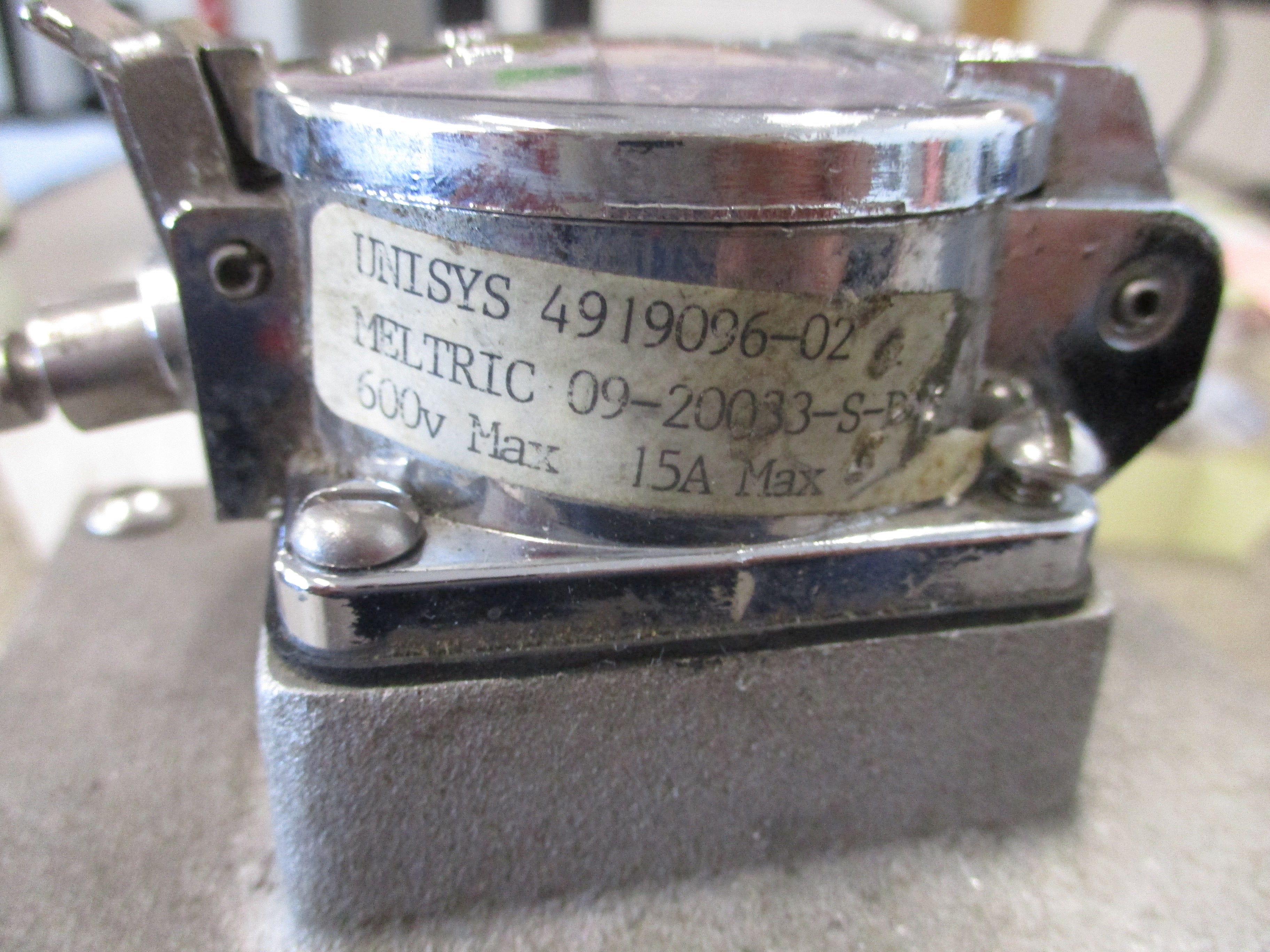 Meltric Receptacle w/Base 09-20033-S-DP 15A 600V Used