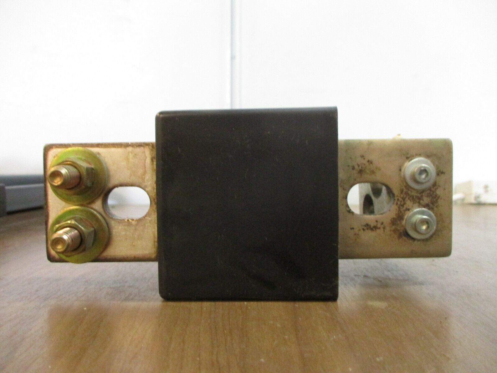 Square D Micrologic Neutral Current Transformer LE4CT2 Ser. 1 400A Used