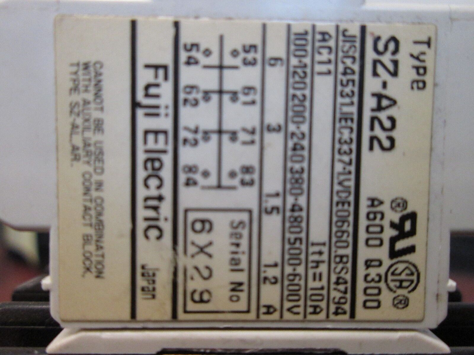 Fuji Contactor SH-4 SZ-A22 Aux 120V Coil Used