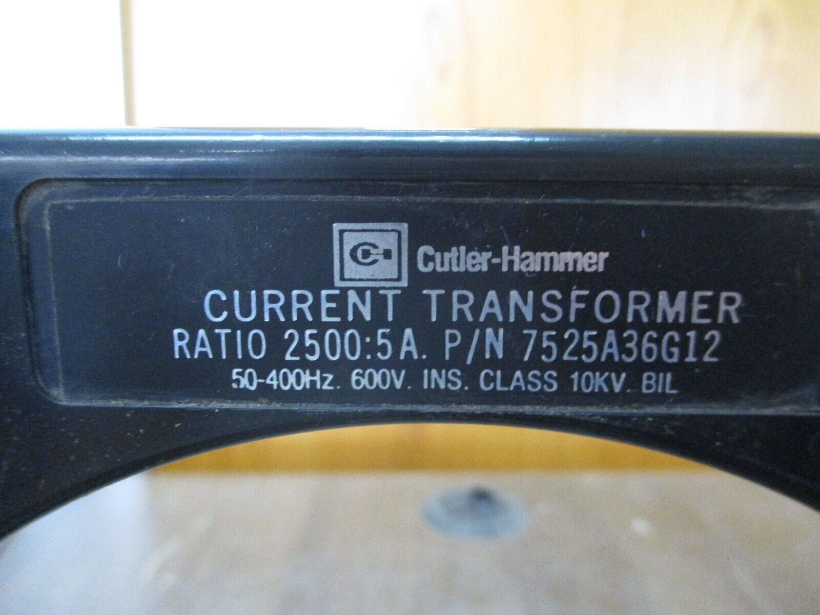 Cutler-Hammer Current Transformer 7525A36G12 Ratio 2500:5A 600V 50-400Hz Used