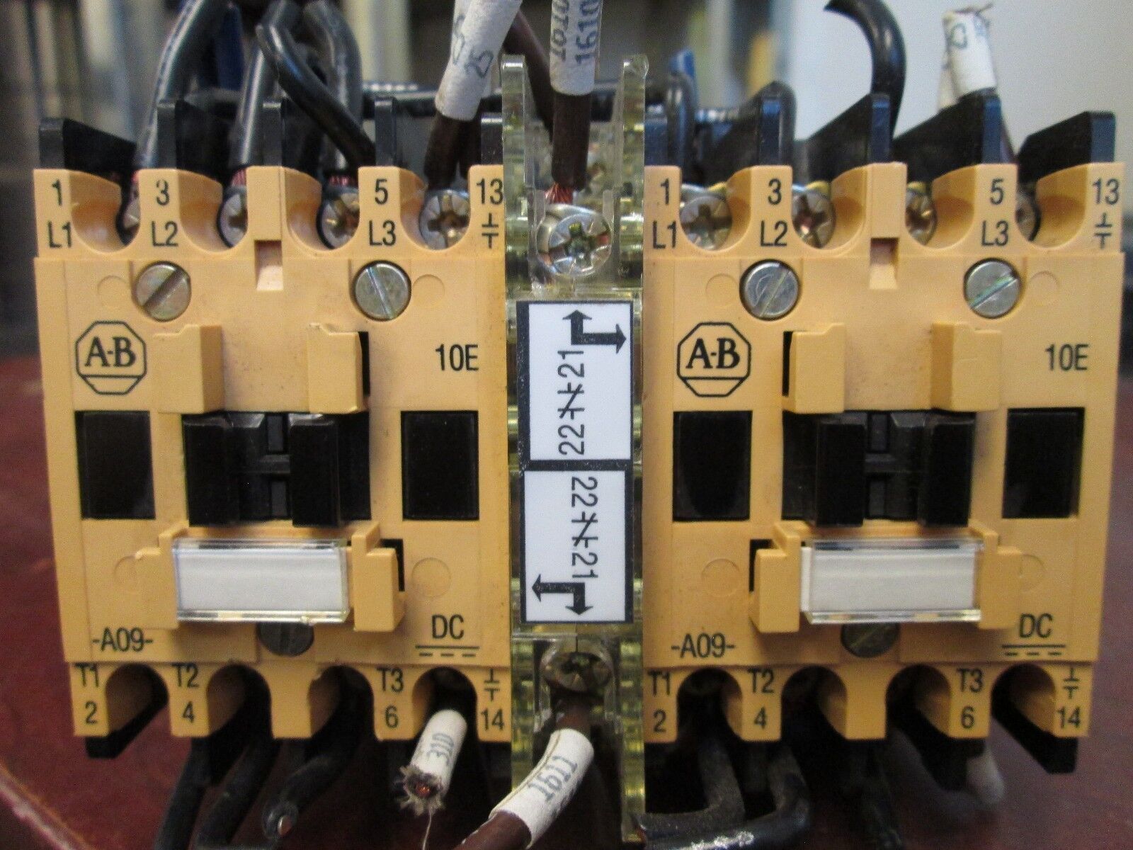 Allen-Bradley Contacts 100-A09NZ*3 24VDC Coil 9A Max Used