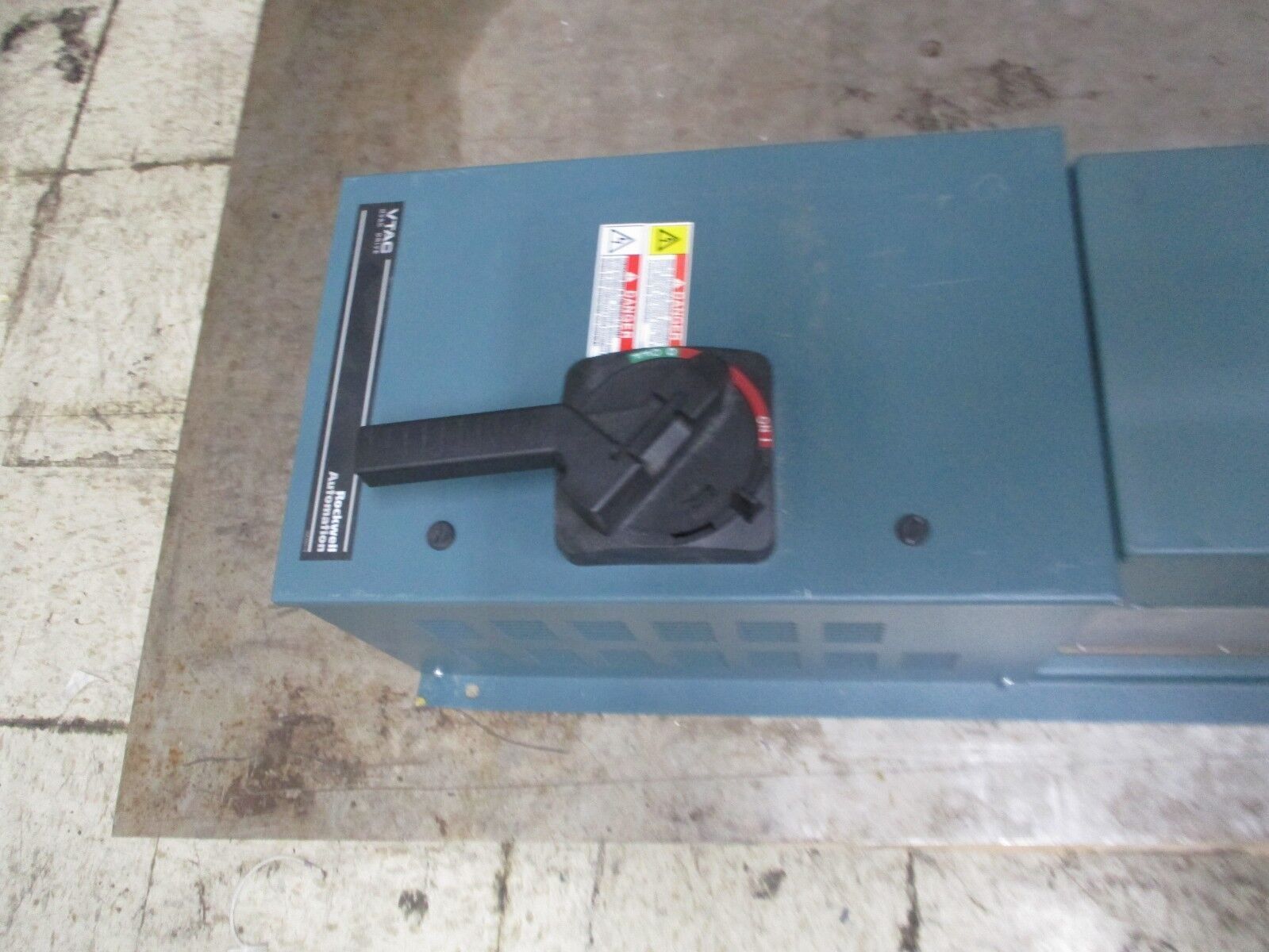 Rockwell Automation VTAC9 AC Drive w/ Disconnect 9VT401-040HTANA 30HP 3Ph Used