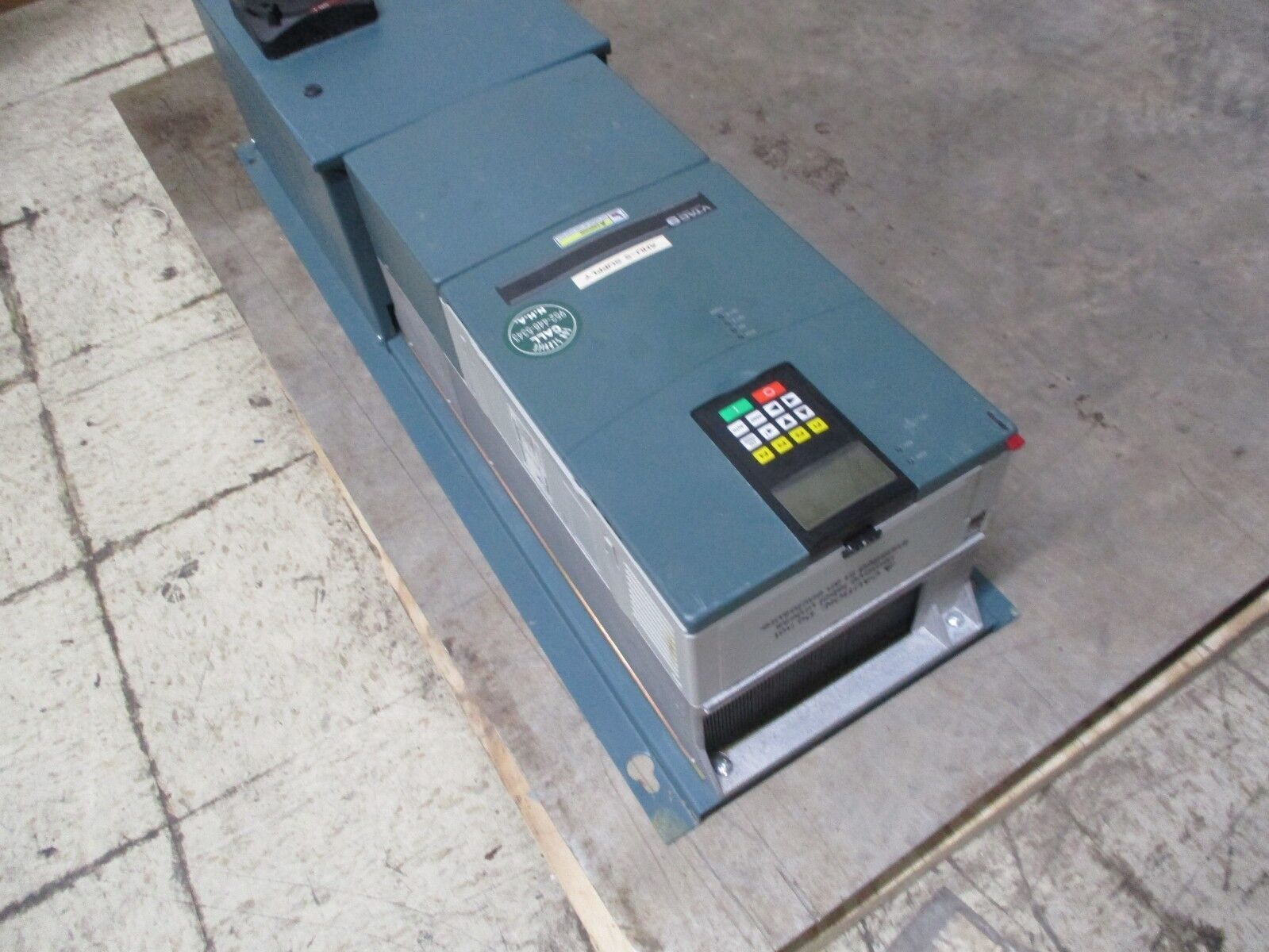 Rockwell Automation VTAC9 AC Drive w/ Disconnect 9VT401-040HTANA 30HP 3Ph Used
