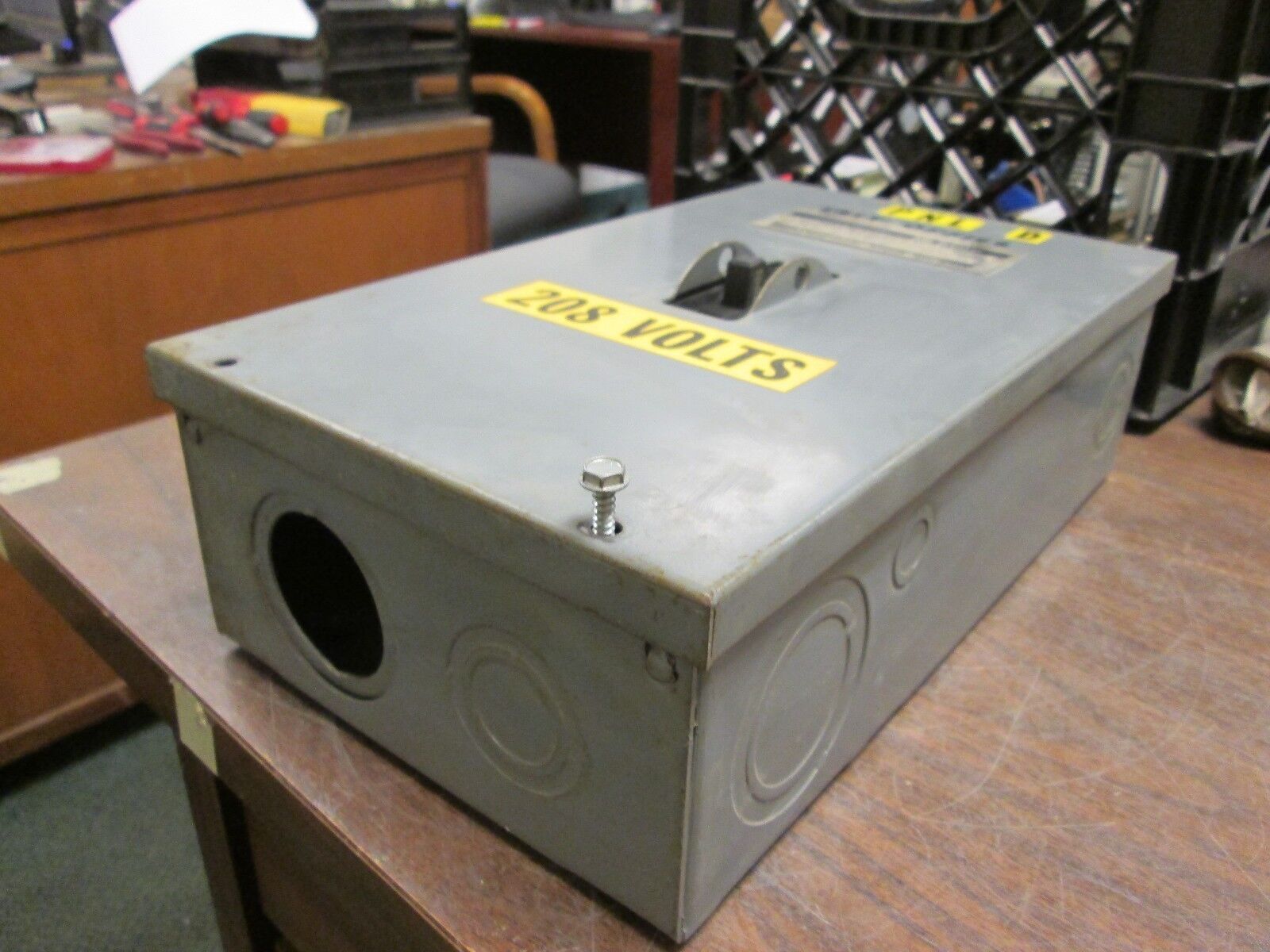 Westinghouse Circuit Breaker Enclosure 654D118G08 E311 Model SEH 100A breaker