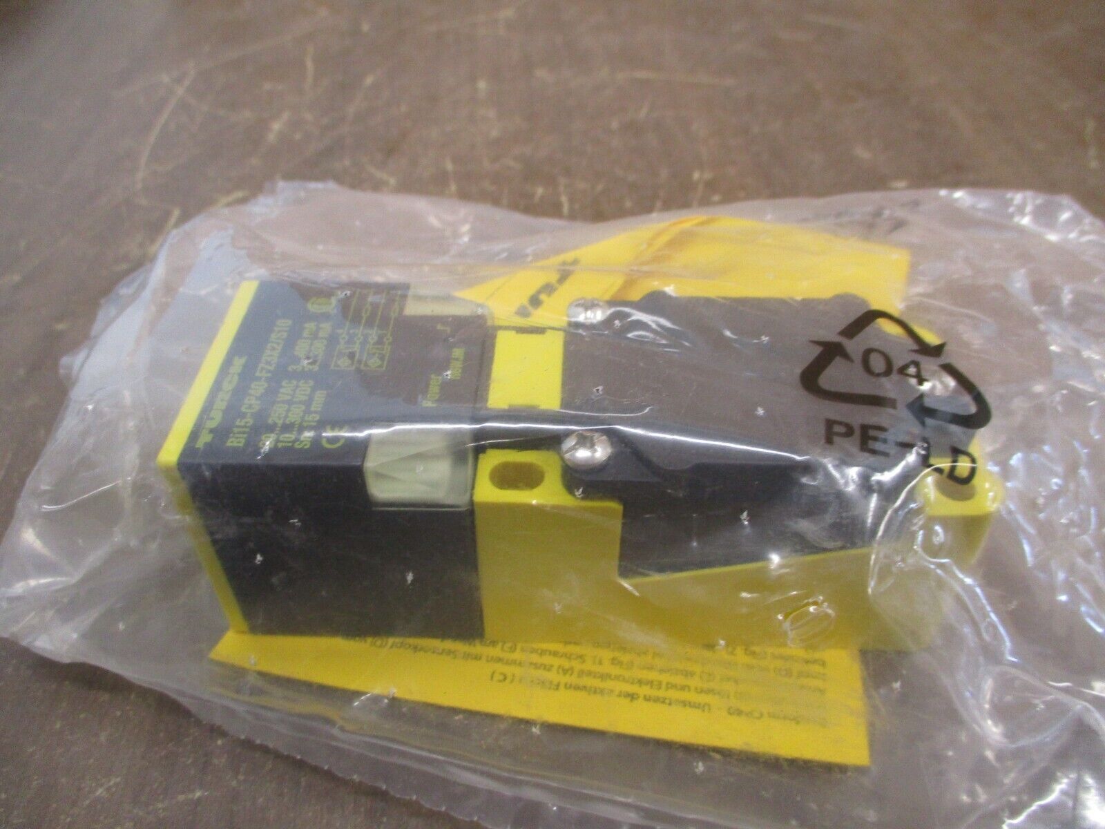 Turck Inductive Sensor 13410 Type Bi15-CP40-FZ3X2/S10 New Surplus