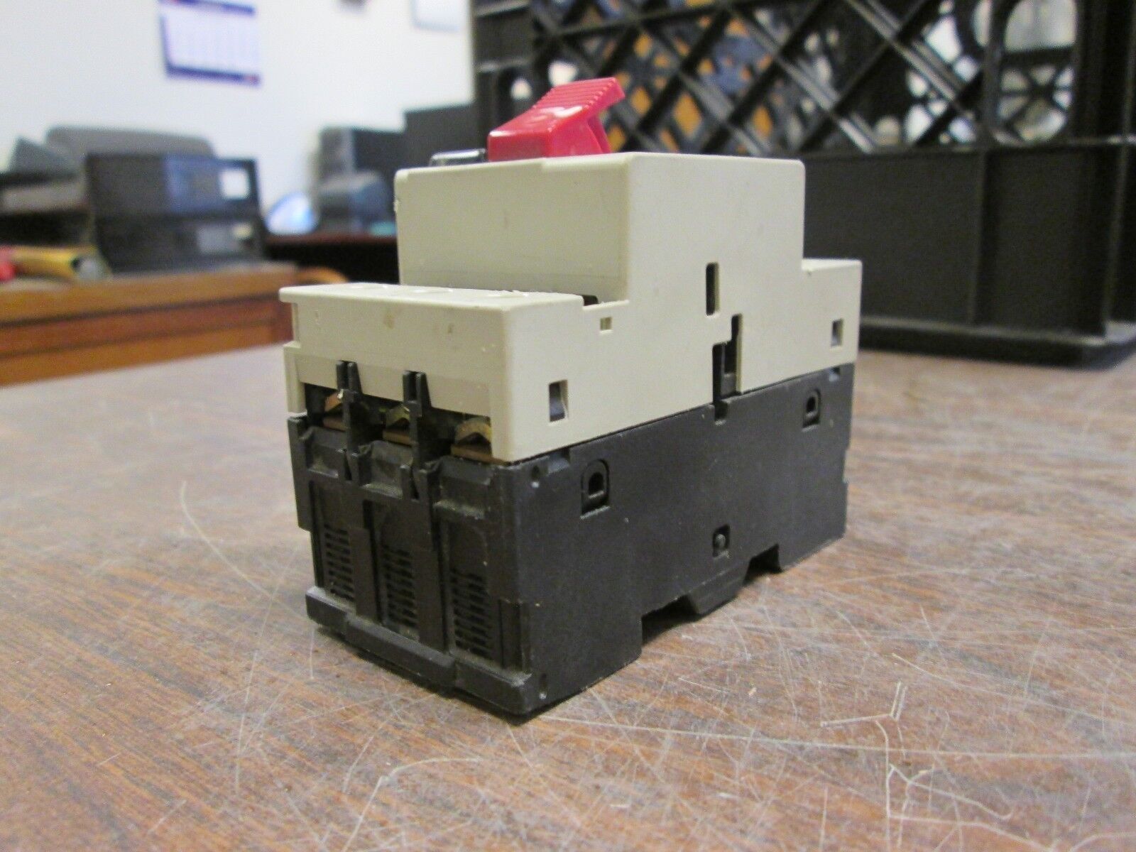 Telemecanique Manual Motor Starter GV2-M08 Range: 2.5-4A Used