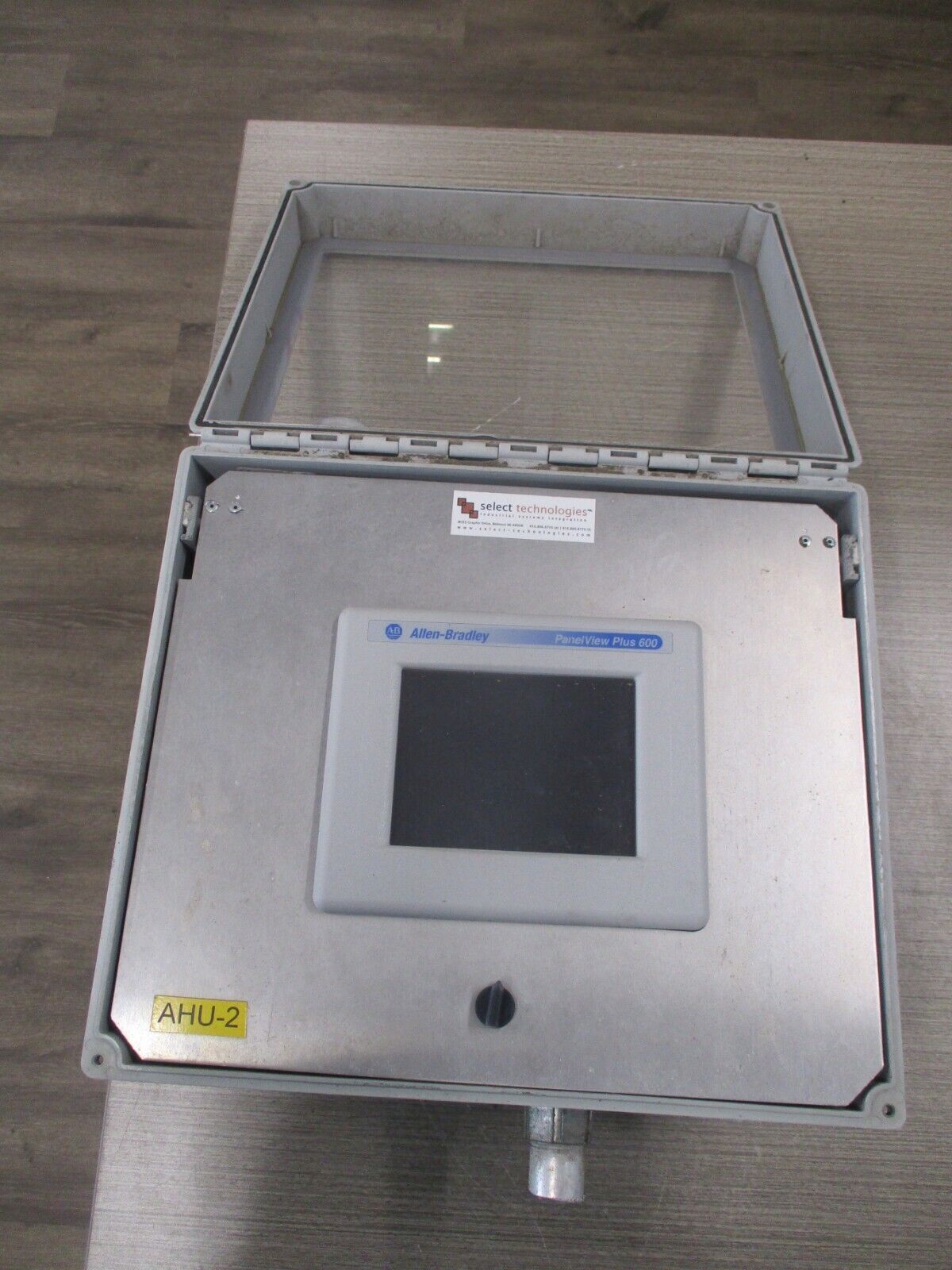 Allen-Bradley Enclosed Panelview Plus 6002711P-T6C20D Ser. D Used