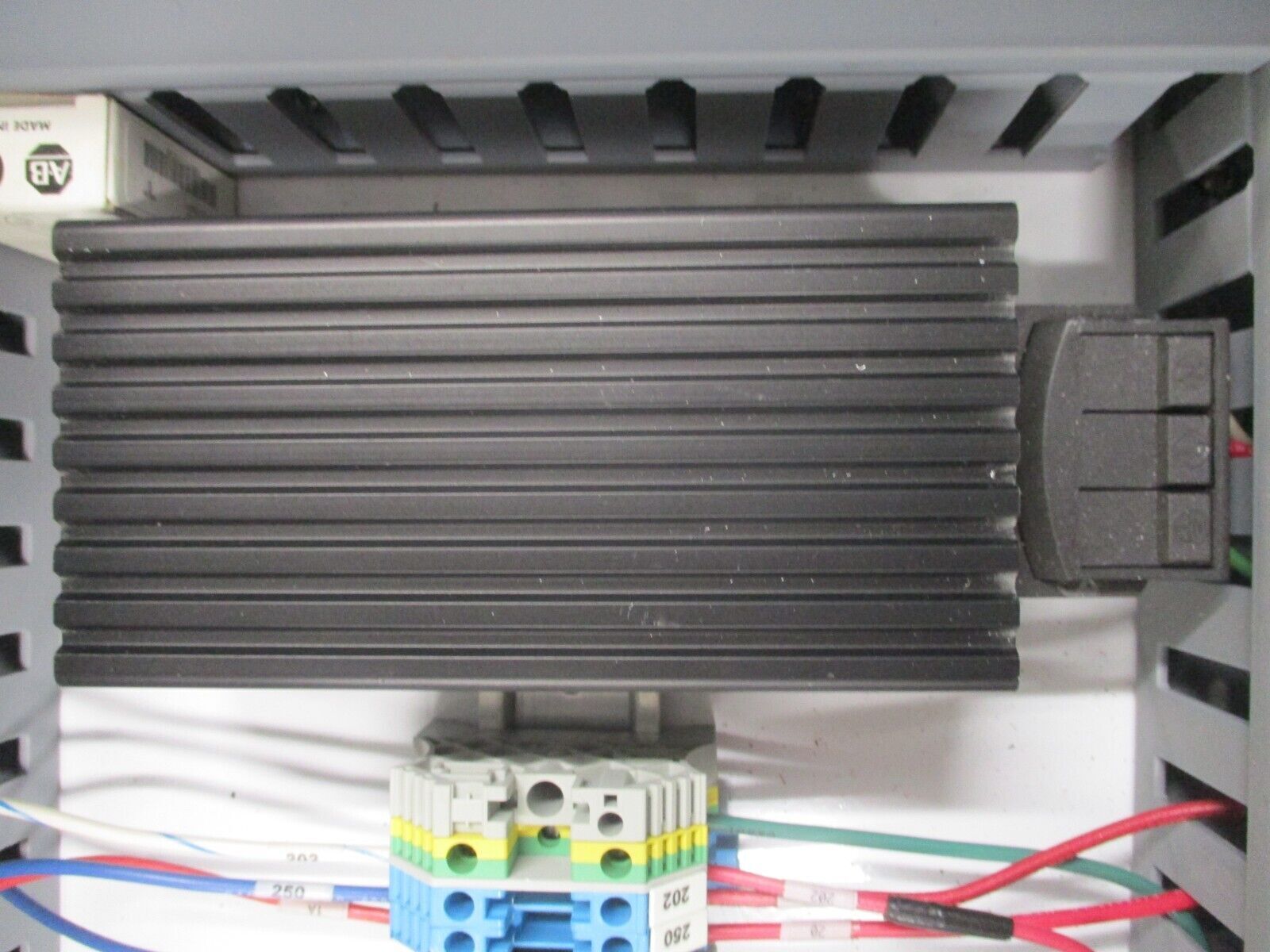Allen-Bradley Enclosed Panelview Plus 6002711P-T6C20D Ser. D Used
