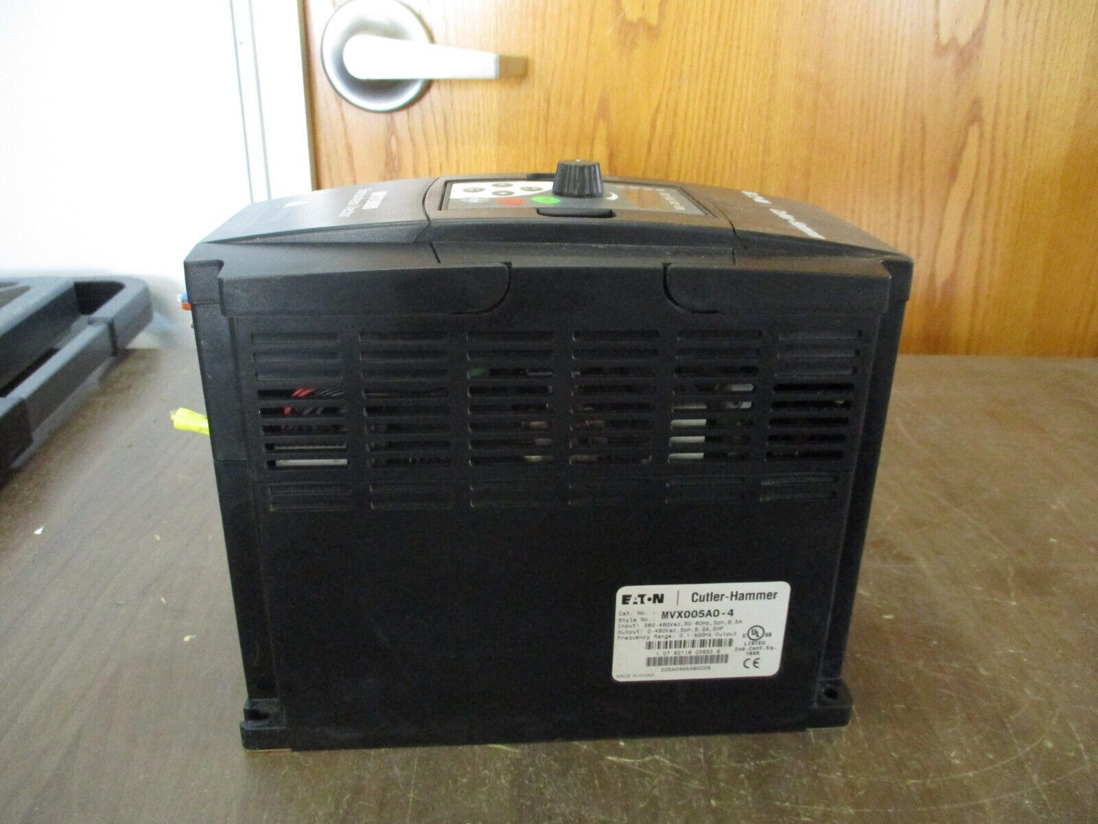Eaton MVX9000 Sensorless Vector AC Drive MVX005A0-4 5HP 3Ph w/ Keypad Used