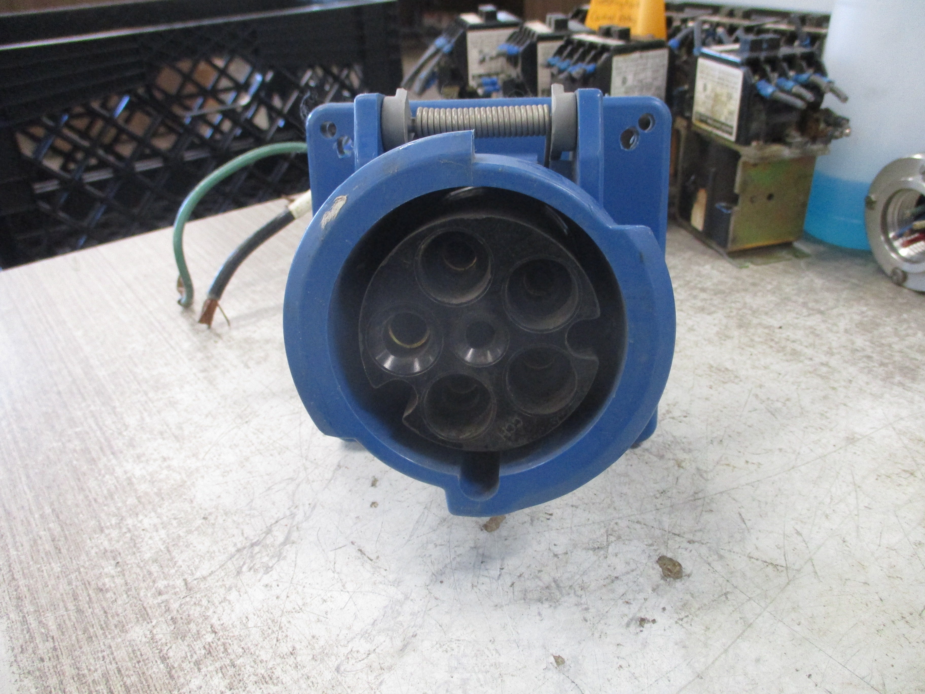 Hubbell Receptacle 560R9W 60A 120/208VAC 4P 5W 3Ph **No Cap** Used