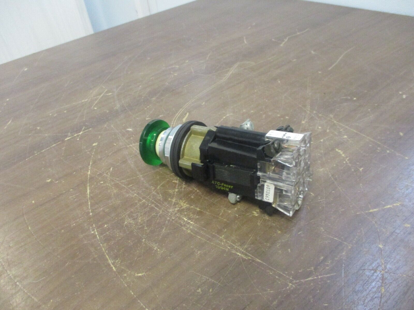 Westinghouse Illuminated Push Button 6712C26G03 Green Used