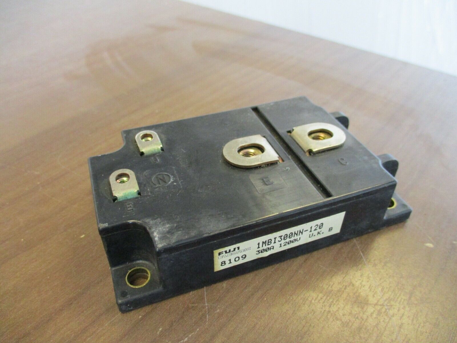 Fuji Electric Power Module 1MBI300NN-120 300A 1200V Used