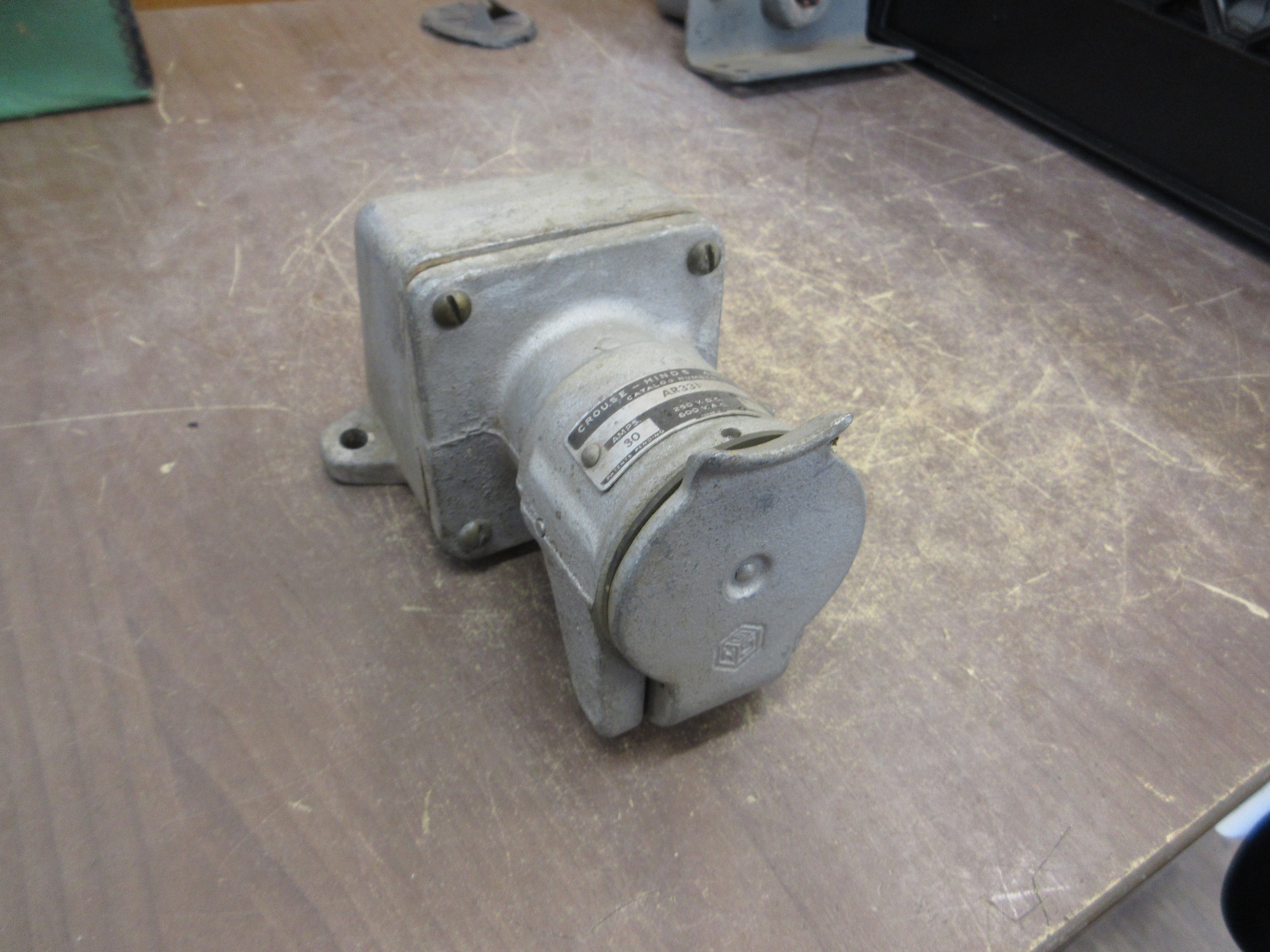 Crouse-Hinds Receptacle AR331 30A 600V 3W 3P Used