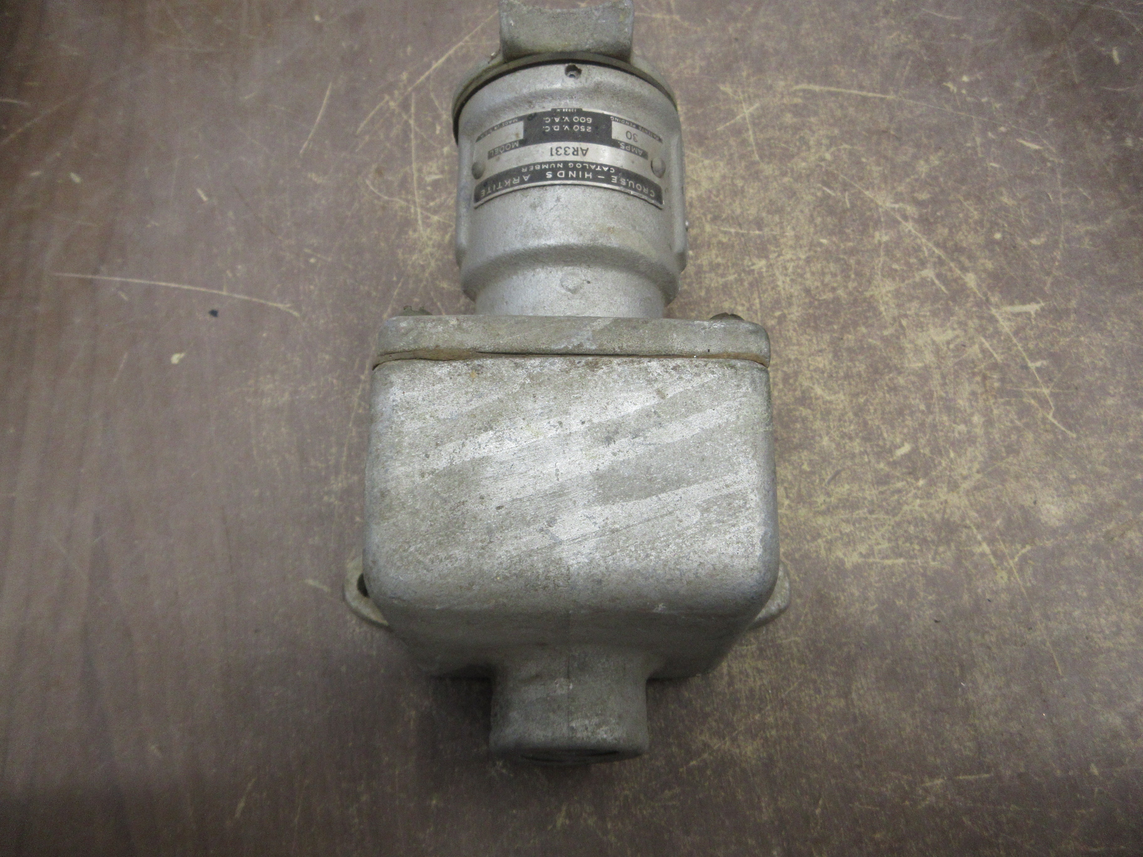 Crouse-Hinds Receptacle AR331 30A 600V 3W 3P Used