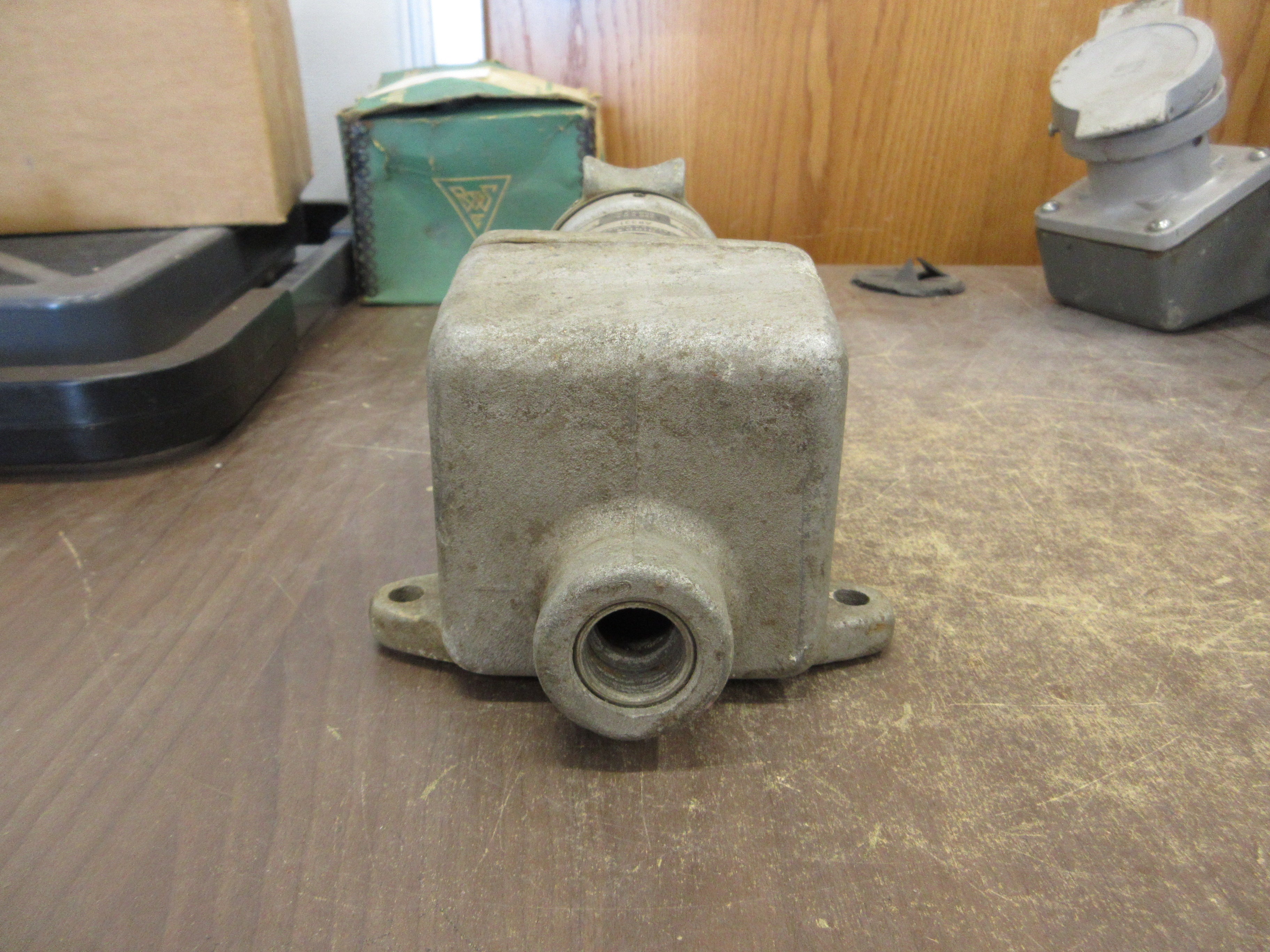 Crouse-Hinds Receptacle AR331 30A 600V 3W 3P Used