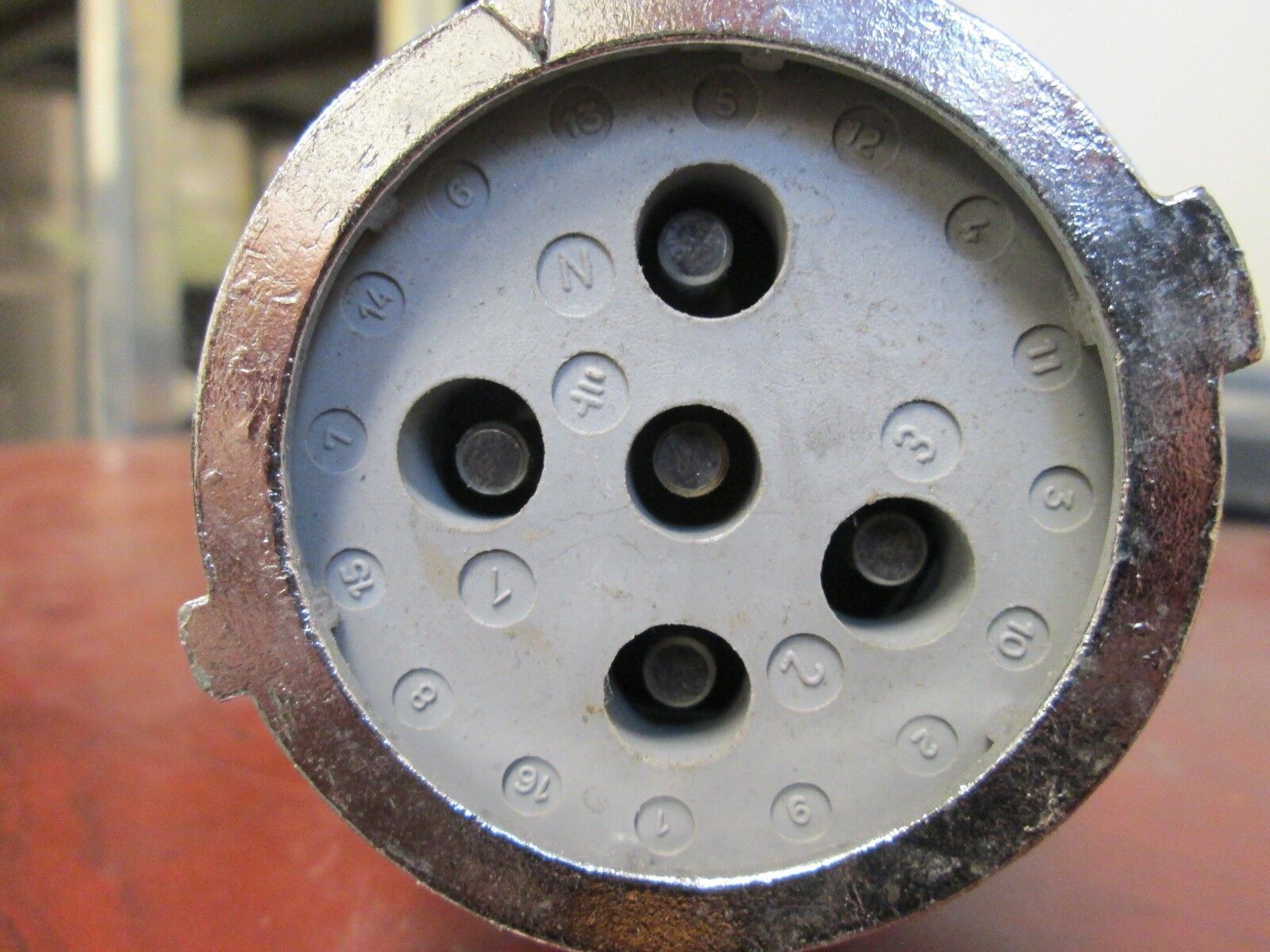 Meltric Receptacle DN 30A 30A 600V 5W Used