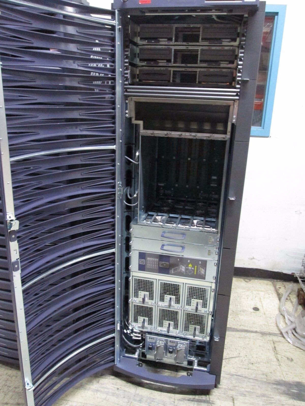 Sun Microsystems Sun Fire 6800 Server Rack No CPU/Memory Uniboards Used