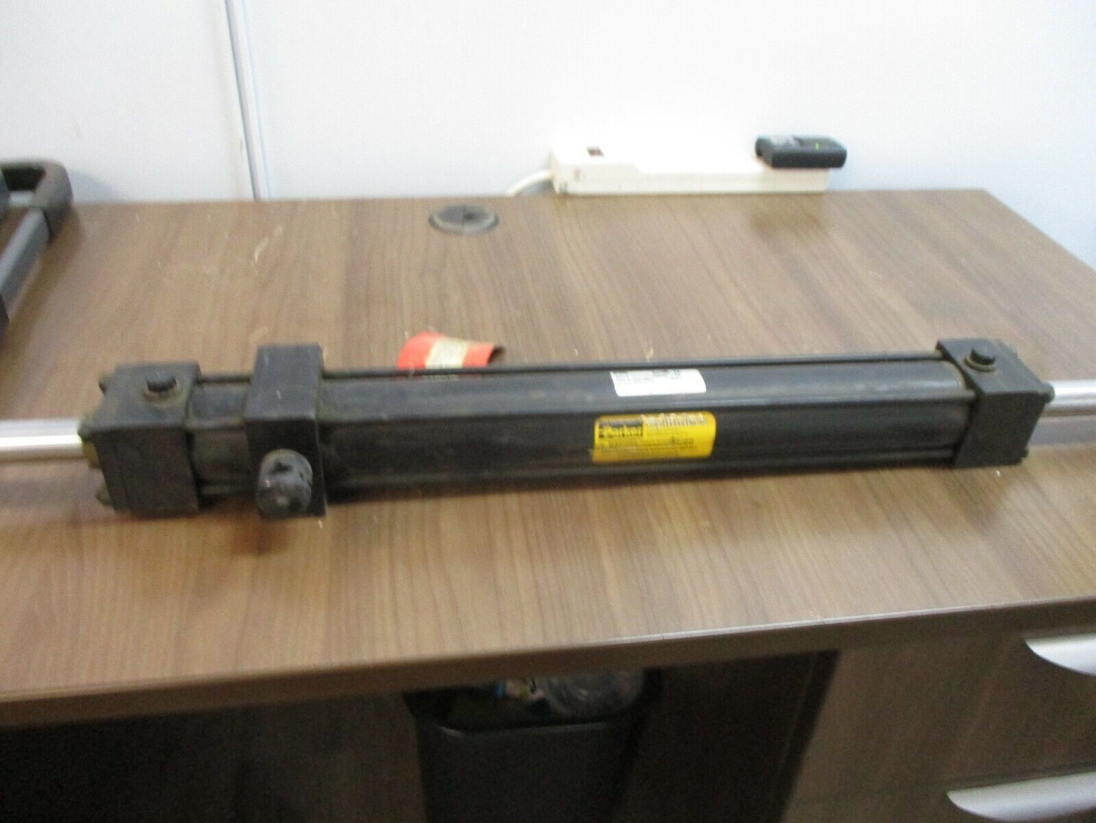 Parker Series 2A Air Cylinder 02.00 KDD2AU34A34A 18.000 250PSI Used