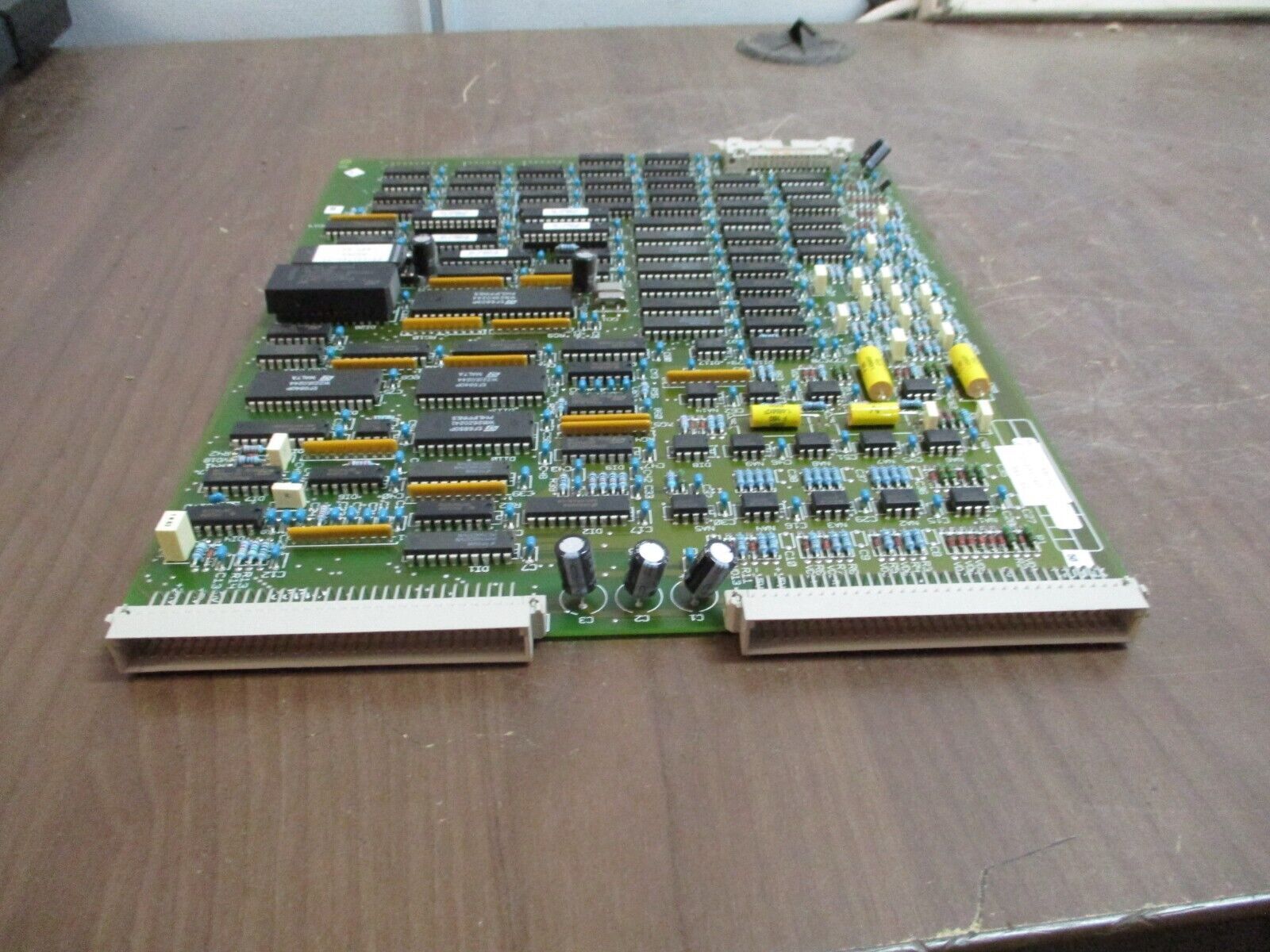 Merlin Gerin AROZG PCB 72-131740-77 Rev. X2 Used