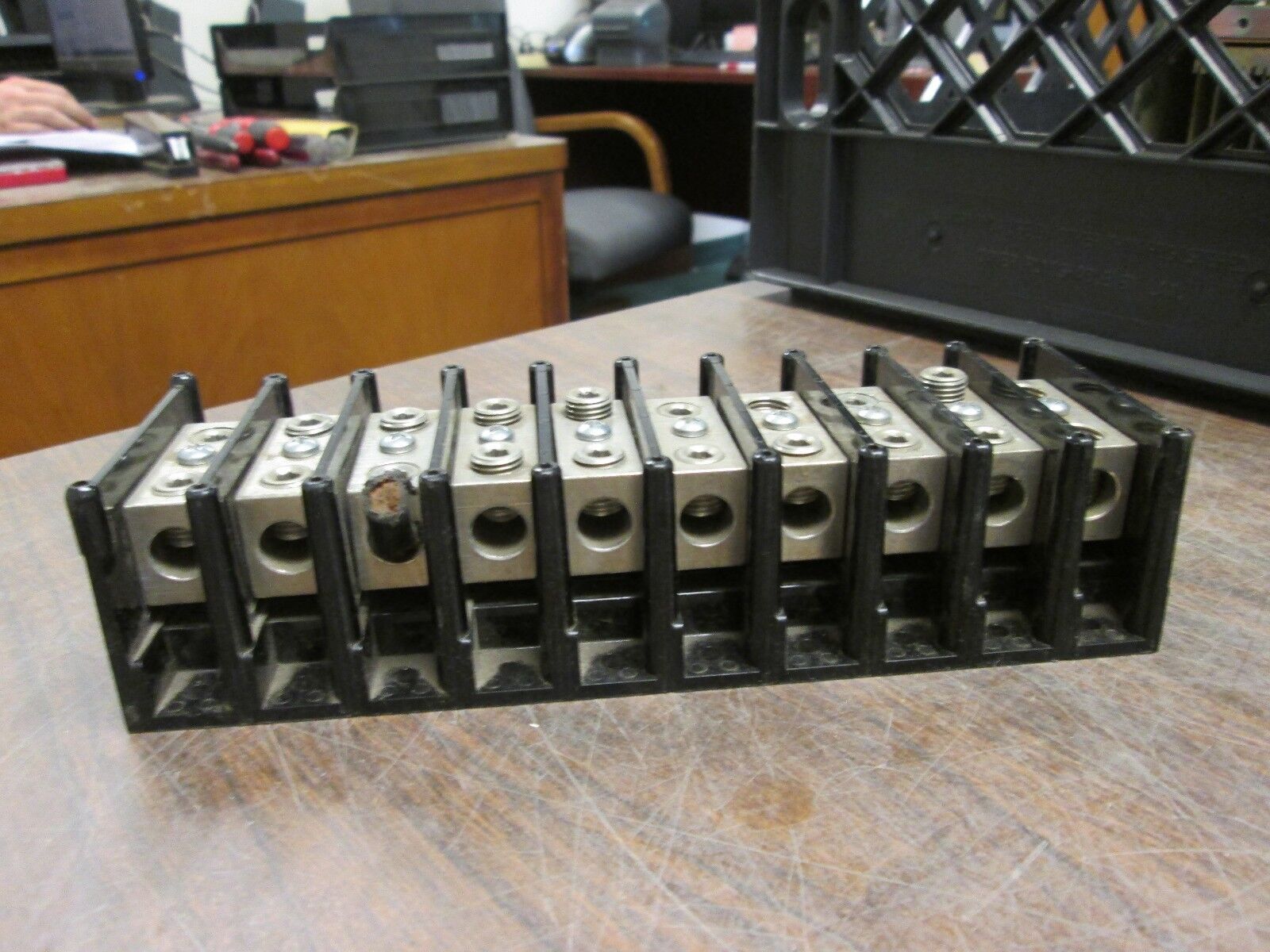 Gould Shawmut Power Distribution Block 631510 10P 600V Used