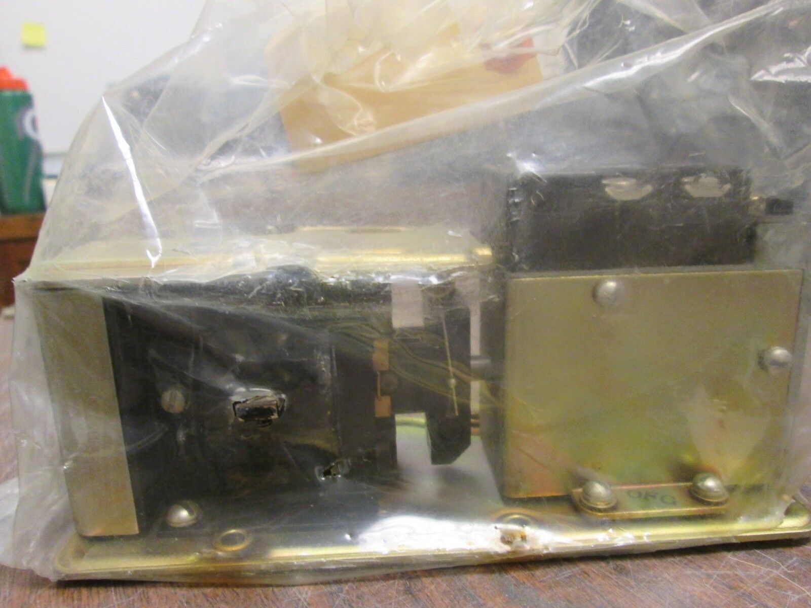 Allen-Bradley Pneumatic Timing Relay 849Z0A32B 10A 600V Used