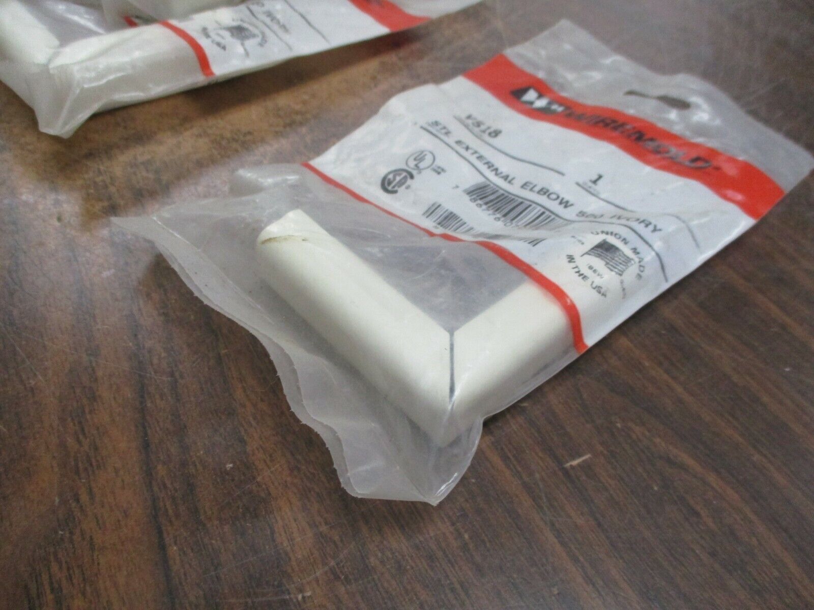 Wiremold Raceway External Elbow V518 Ivory *Lot of 10* New Surplus