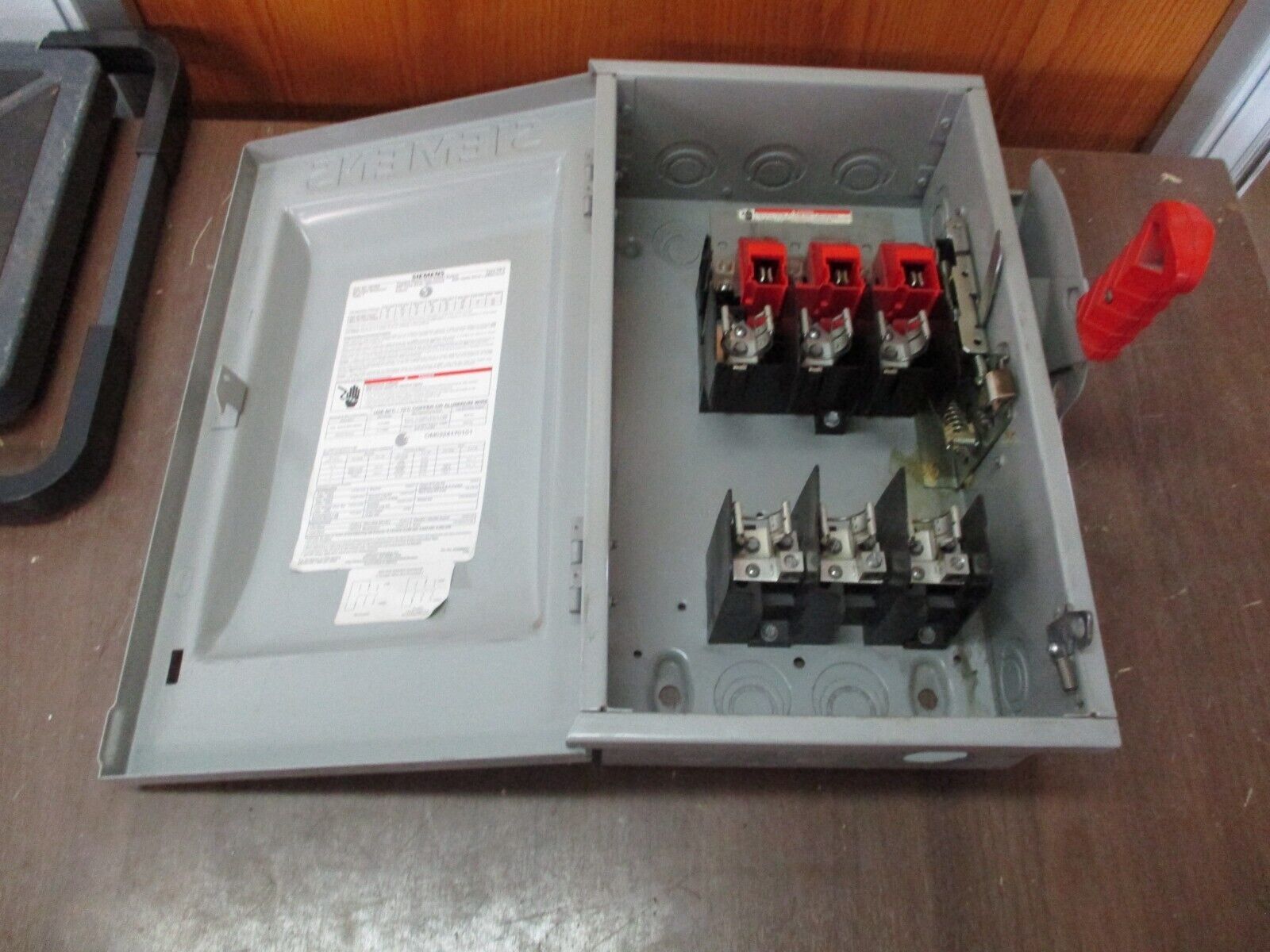 Siemens Fusible Safety Switch / Disconnect HF362 60A 600V 3P Used