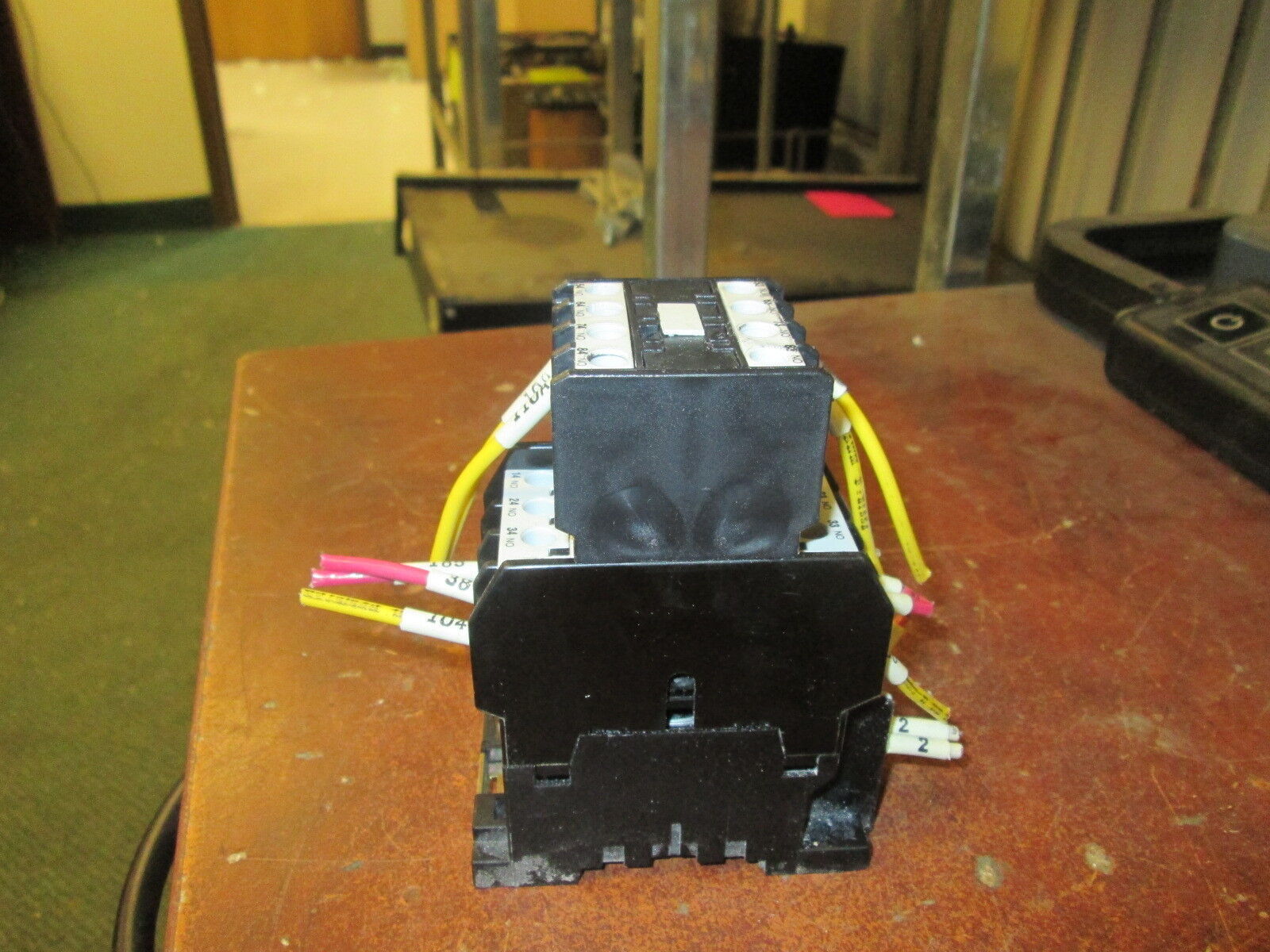 GE Contactor w/Aux Contact Block CR7RA 120V Coil 20A 600V Used