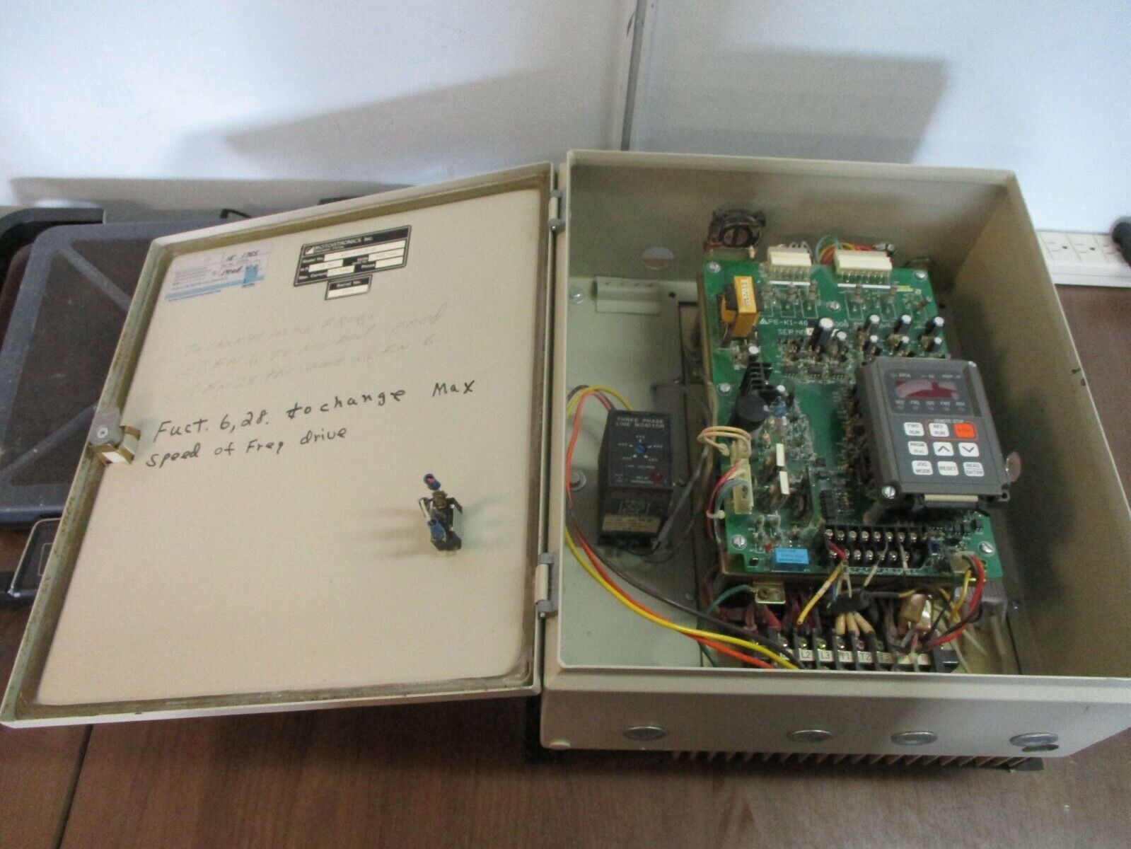 Motortronics AC Drive KP1-410-E-GF 10HP 400V 17.5A Nema 4X Used