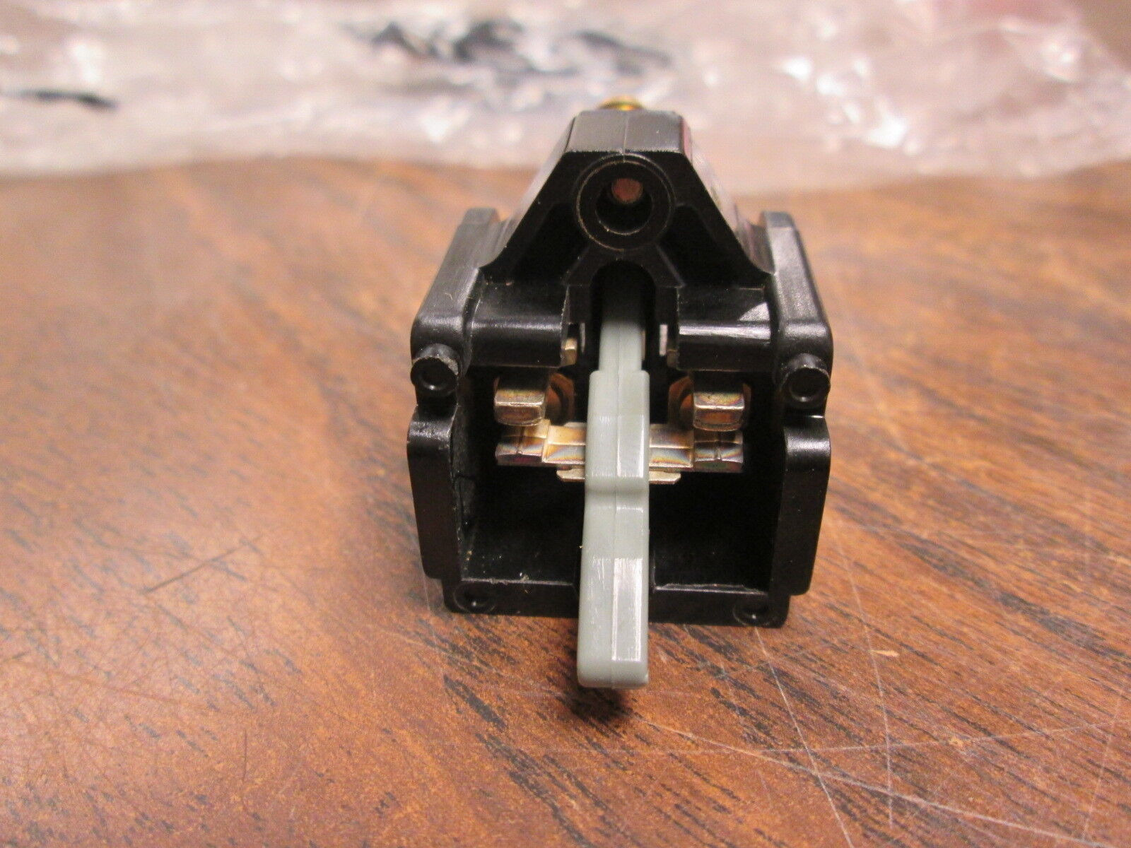 Allen-Bradley Aux Contact 1495-F1 1 N.O. Size: 0-5 New Surplus
