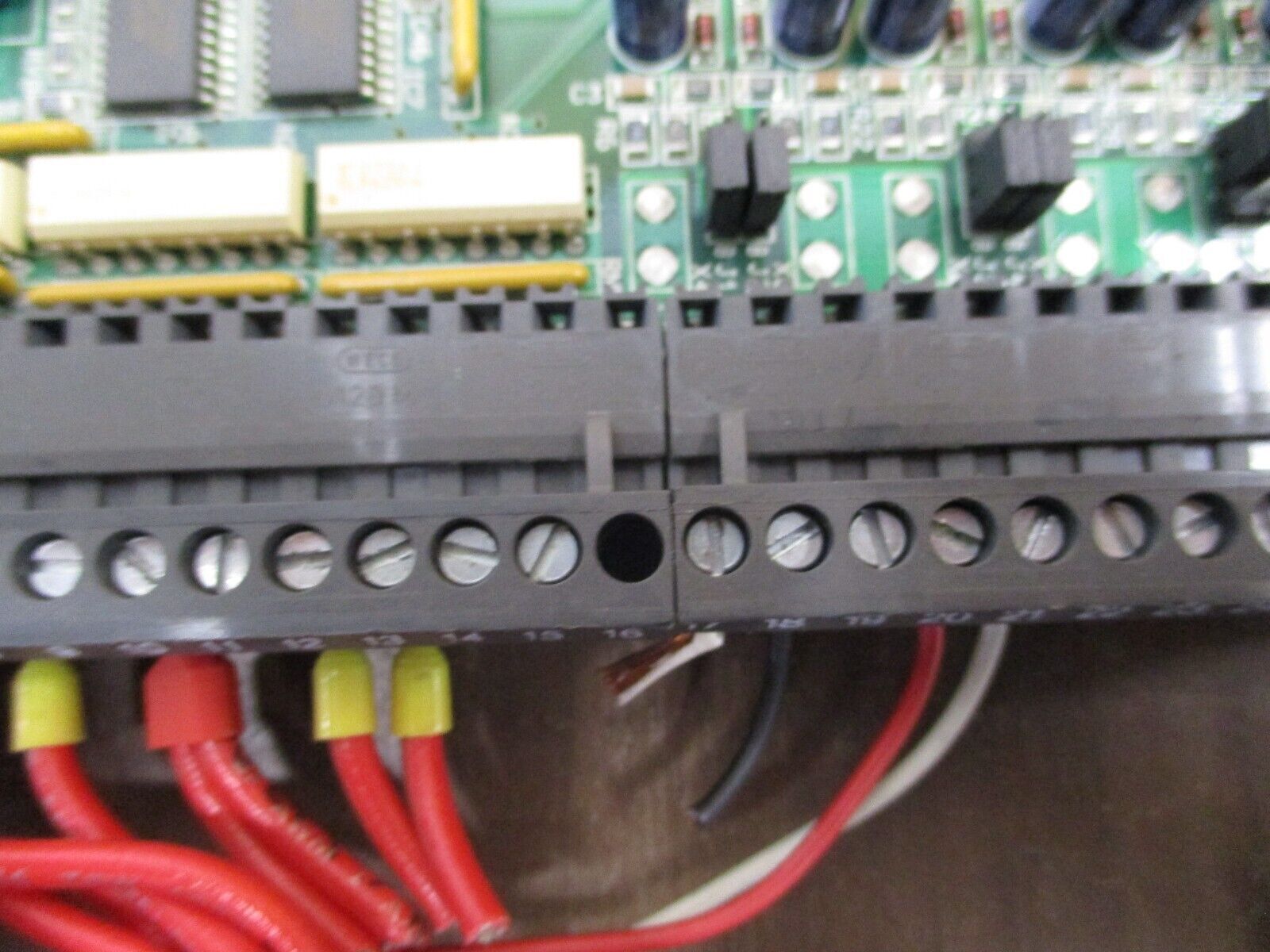 Stulz C6000 I/O Board M14959 *Missing (1) Terminal Screw* Used