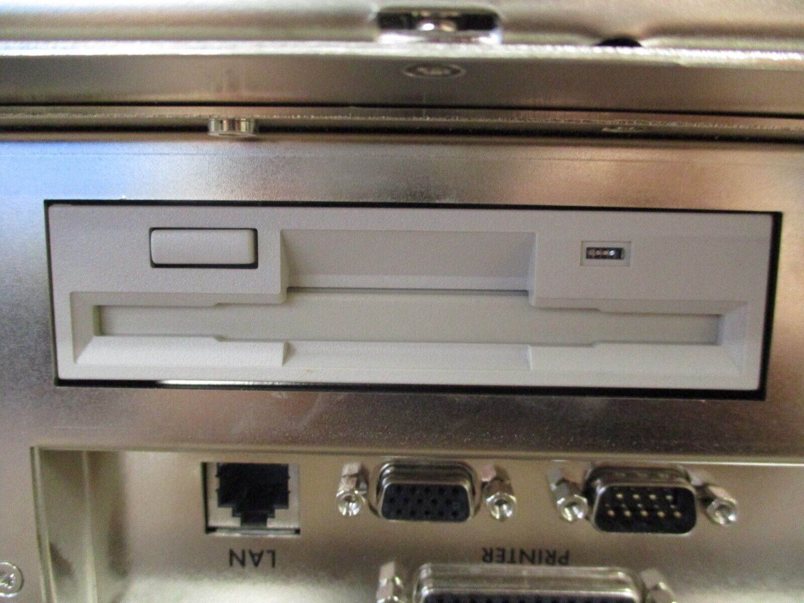 Schneider Electric Magelis iPC MPCNT20NNN00N 12" TS Used