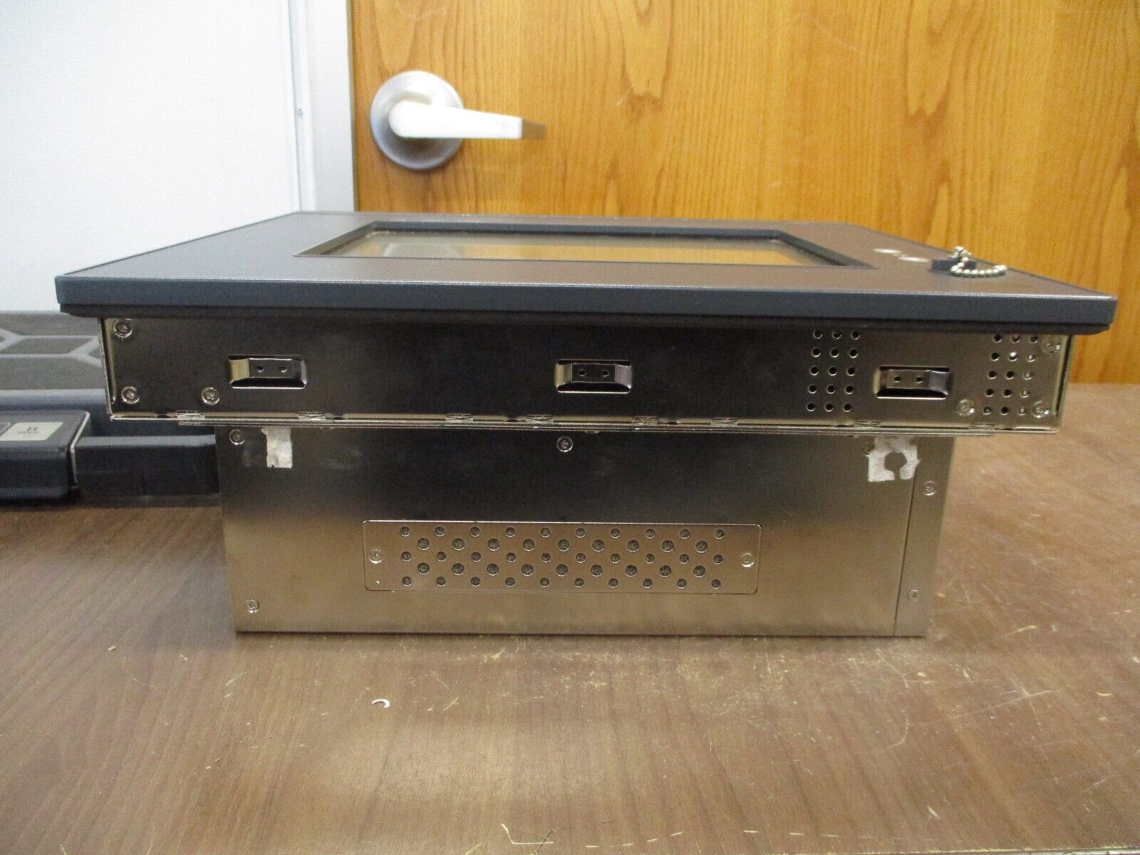 Schneider Electric Magelis iPC MPCNT20NNN00N 12" TS Used