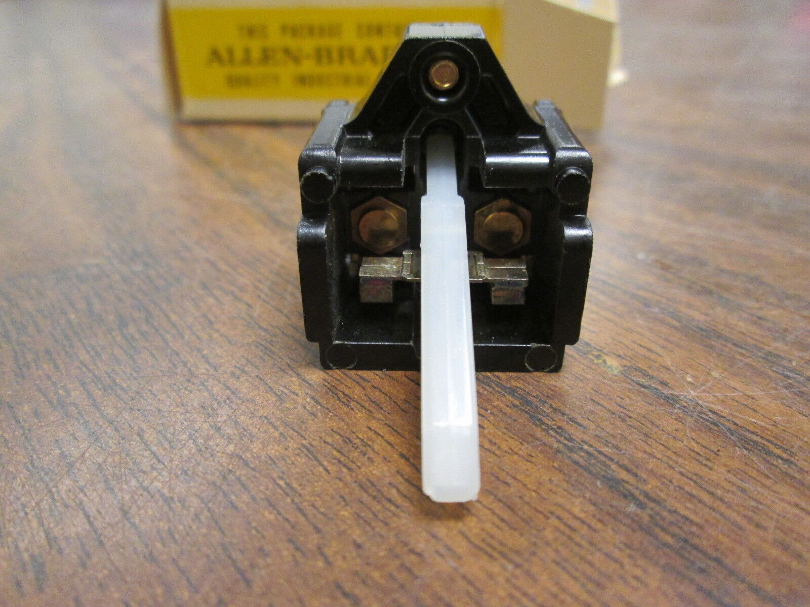 Allen-Bradley Aux Contact 1495-G3 N.C. Early Break Size 3 New Surplus