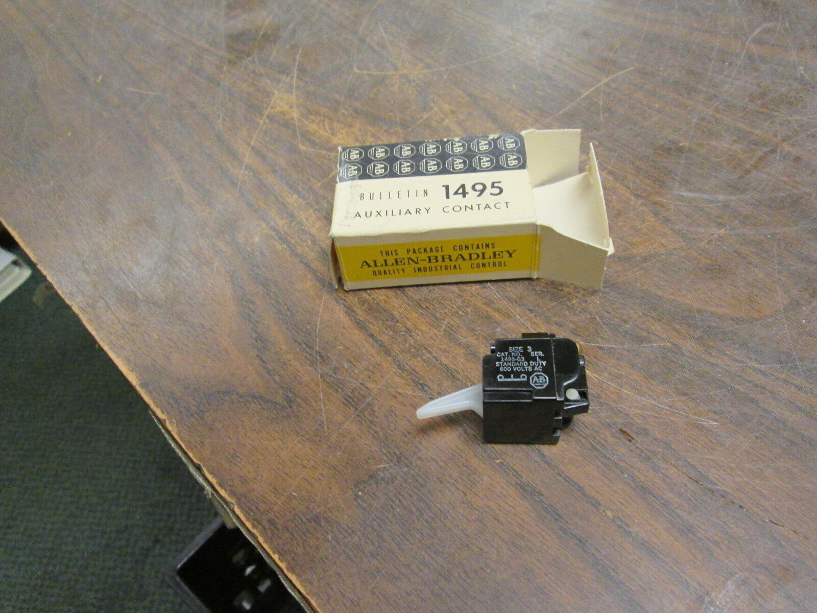 Allen-Bradley Aux Contact 1495-G3 N.C. Early Break Size 3 New Surplus