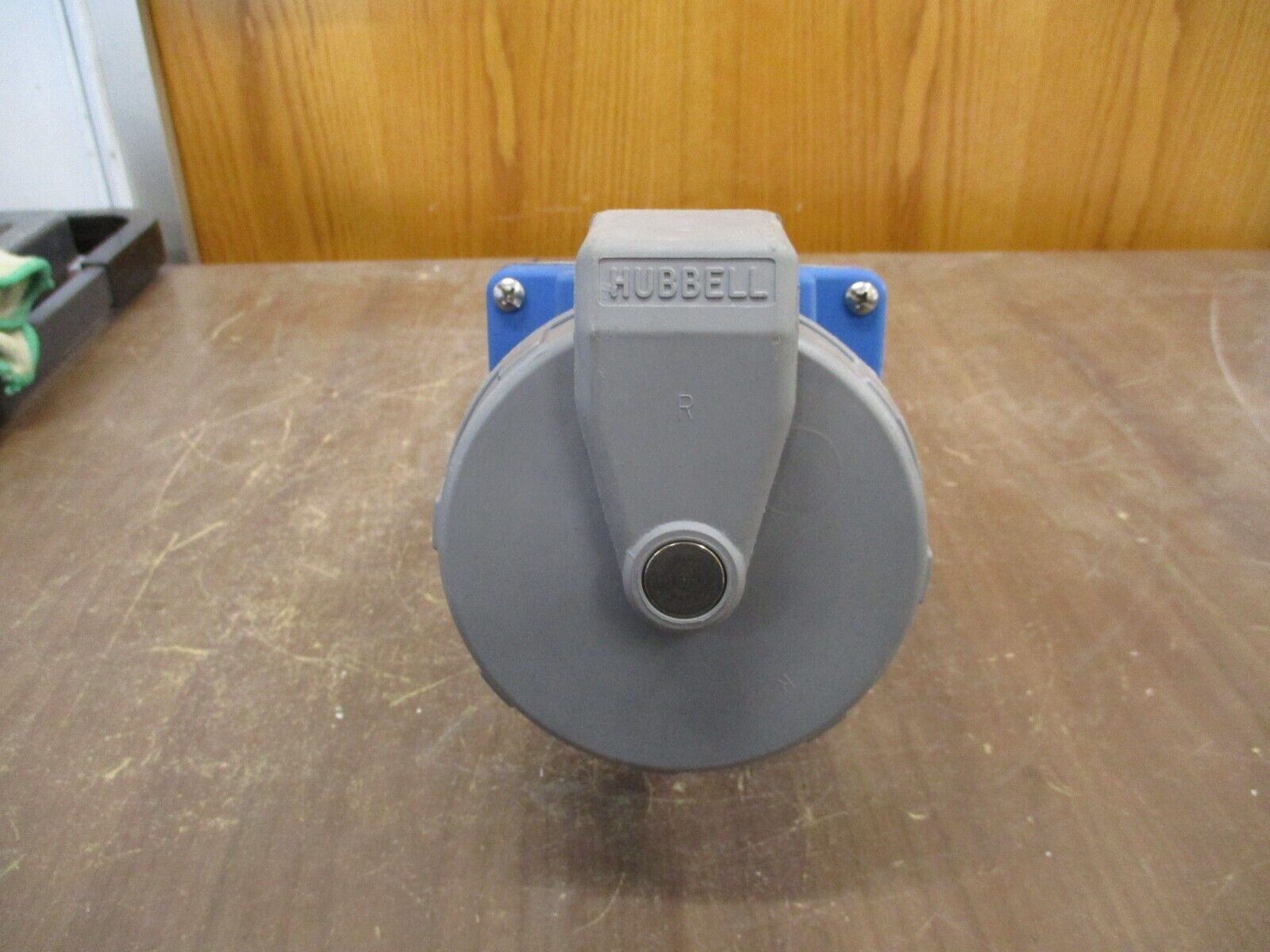 Hubbell Receptacle w/ Base 460R9W 60A 250V Used