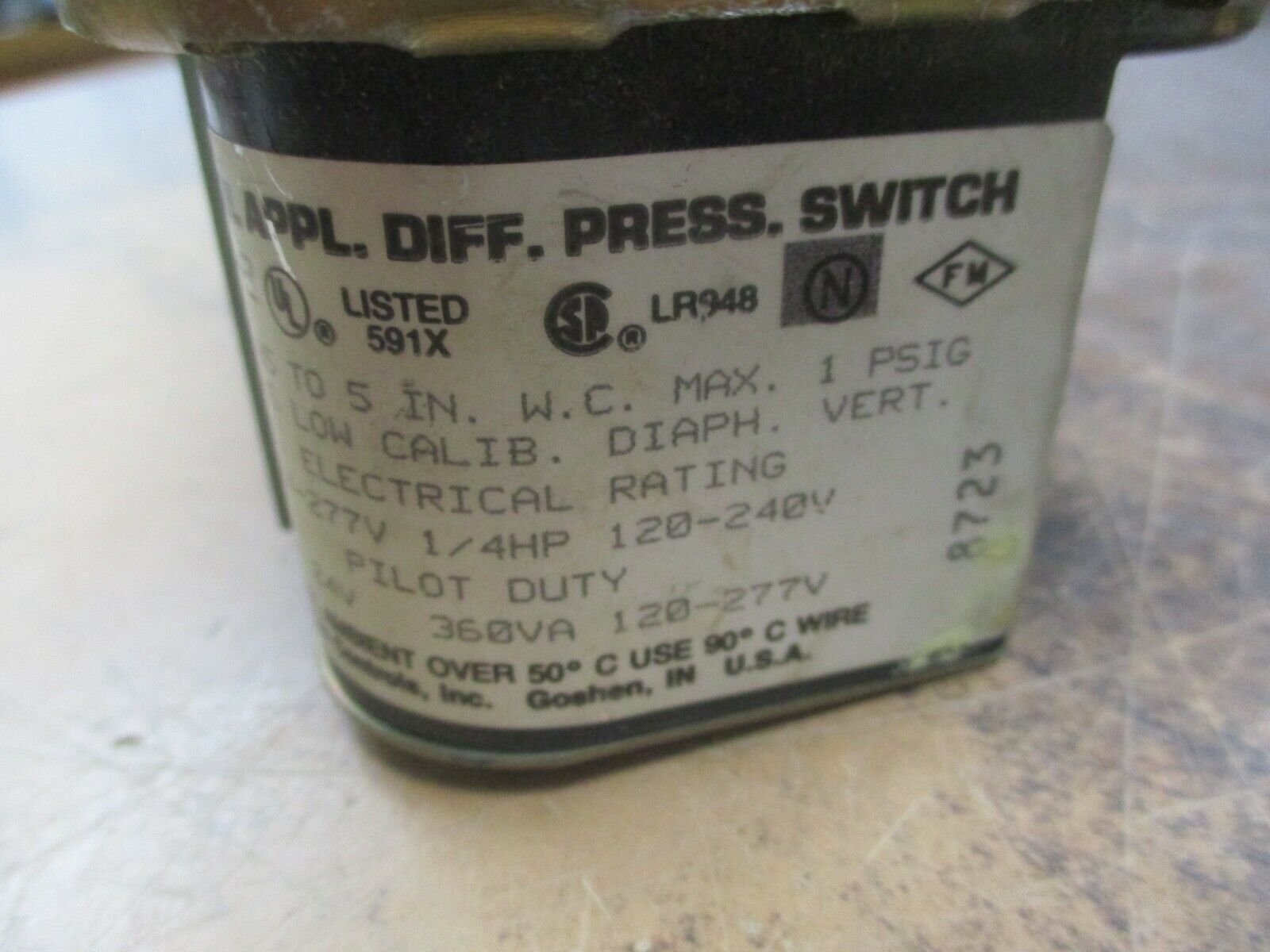 Johnson Controls Differential Pressure Switch P32AF-2 Range: 0.05-5 10A 24-277V