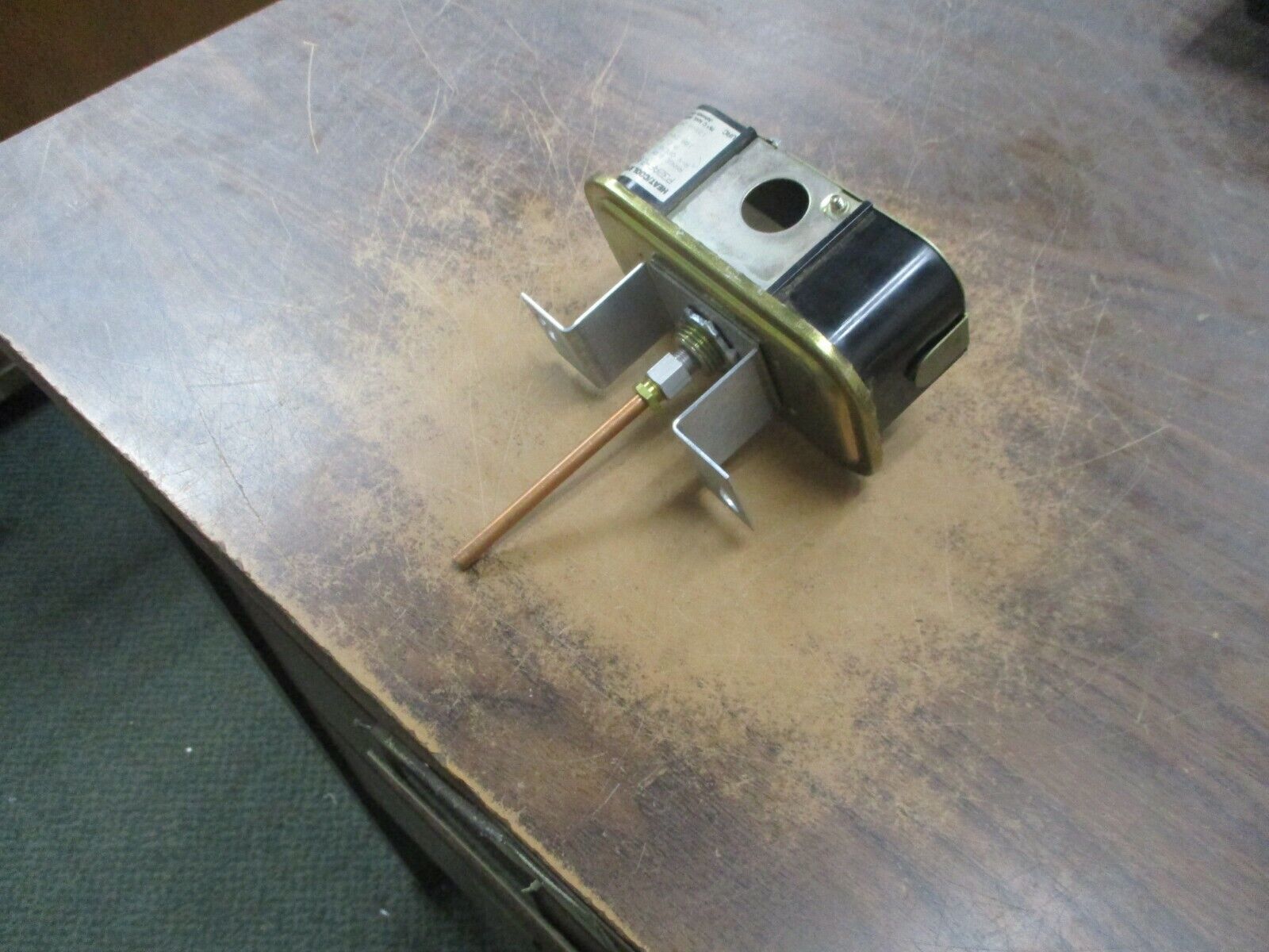 Johnson Controls Differential Pressure Switch P32AF-2 Range: 0.05-5 10A 24-277V