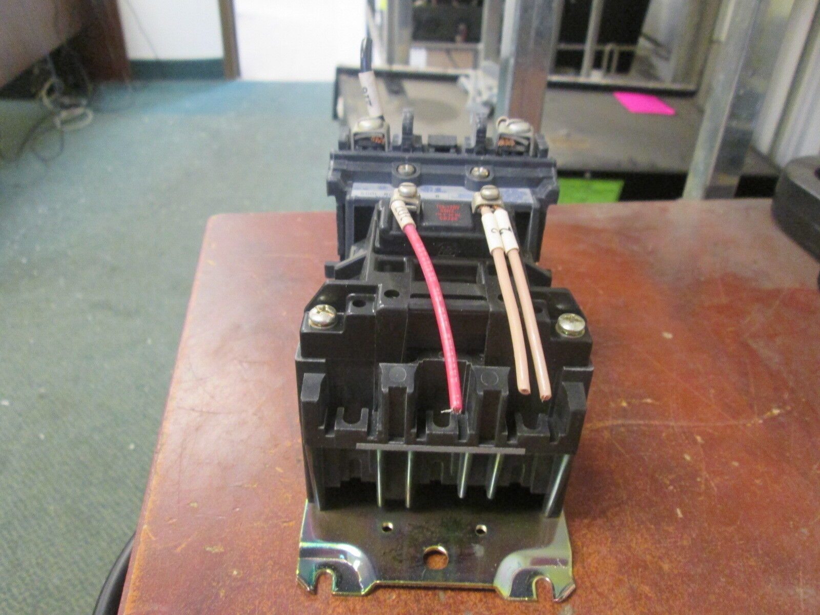 Allen-Bradley Contactor 500L-B0D92 120V Coil 30A Used