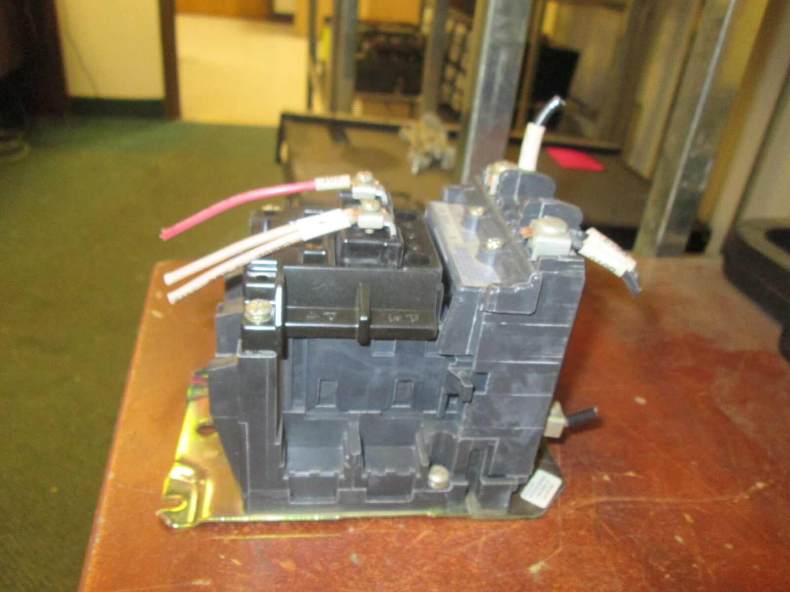 Allen-Bradley Contactor 500L-B0D92 120V Coil 30A Used