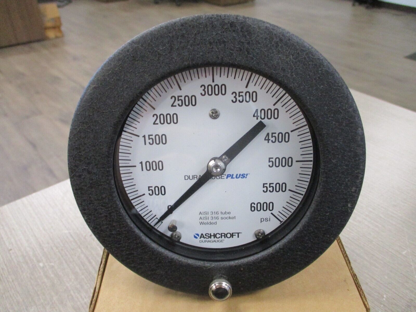 Ashcraft Duragauge Pressure Gauge 45-1377-SS-02B-6000# New Surplus