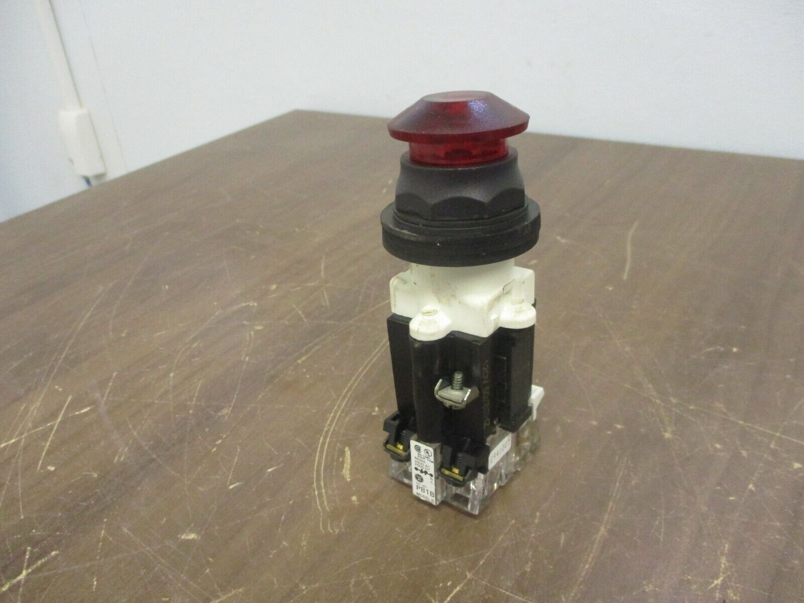 Westinghouse Illuminated Push Button PB1T1B Model B 120V 60Hz Red Used