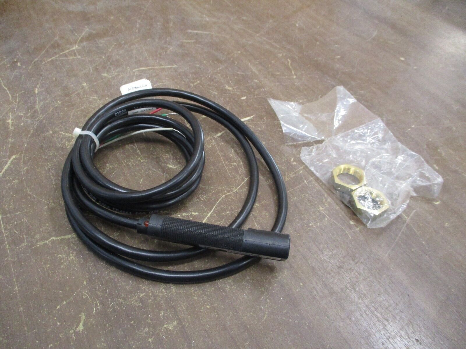 Eaton Comet Photoelectric Sensor 13104R6517 10-30VDC 6' Cable New Surplus