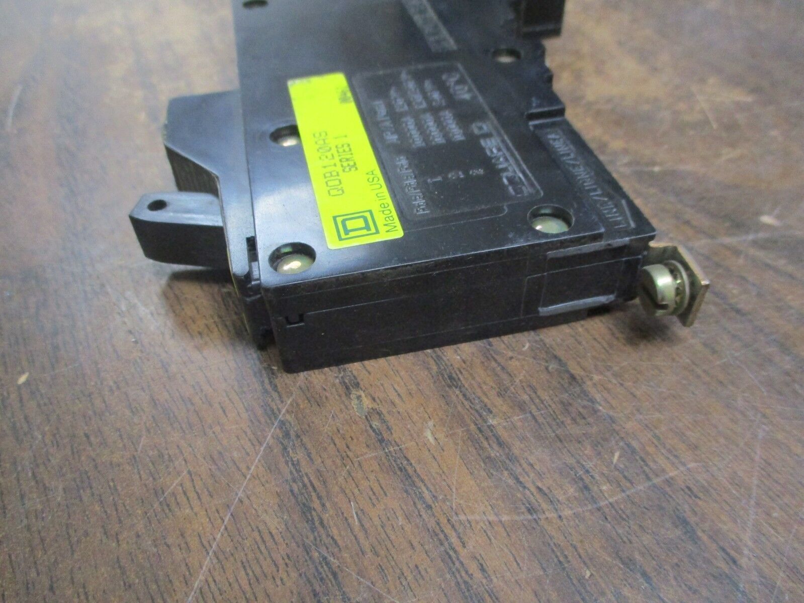 Square D PowerLink AS Remotely Operated Circuit Breaker QOB120AS 20A, 120/240V