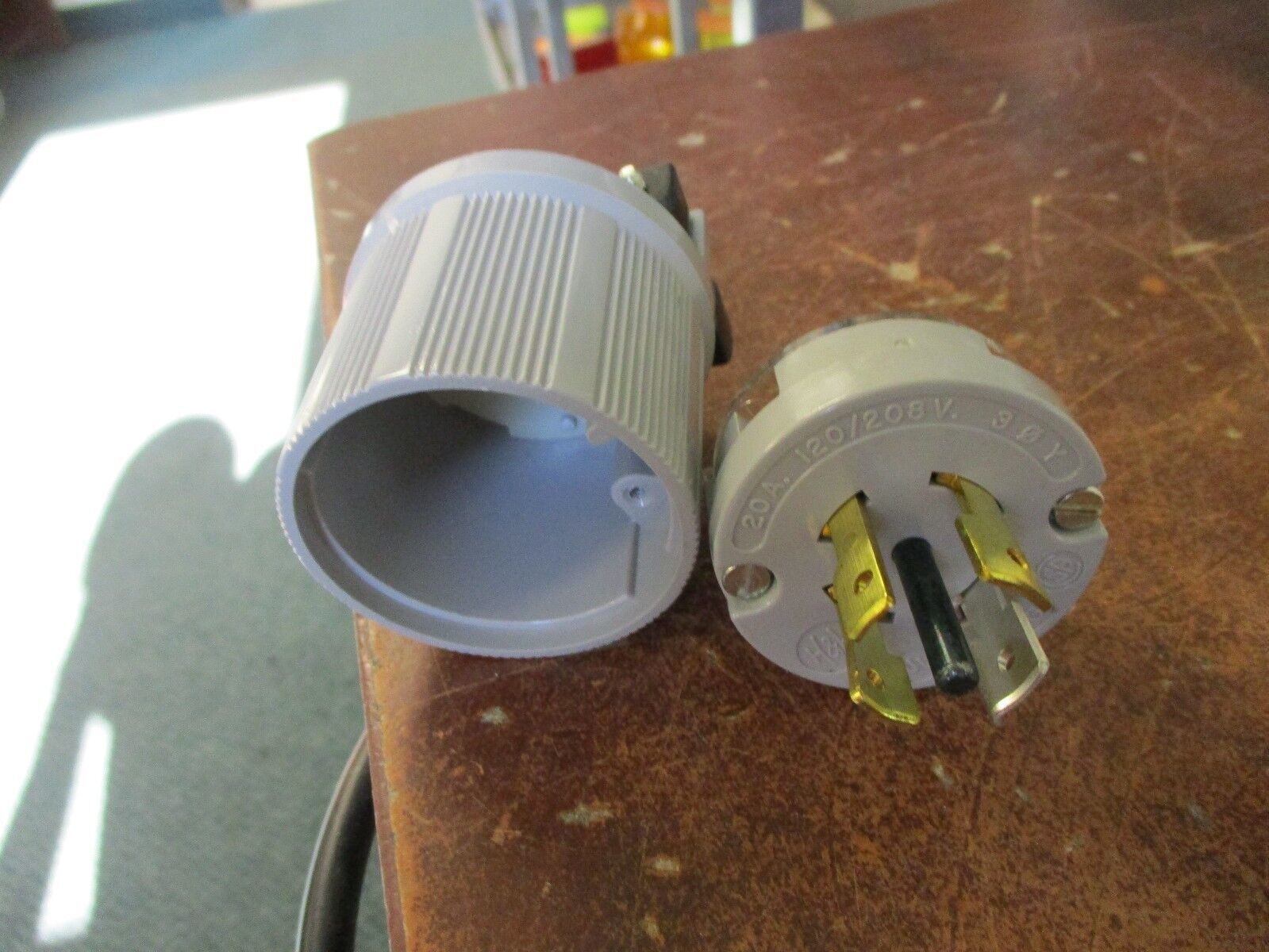 Arrow Hart Locking Plug 6472 20A 120/208V 3ph 4p 5w New Surplus