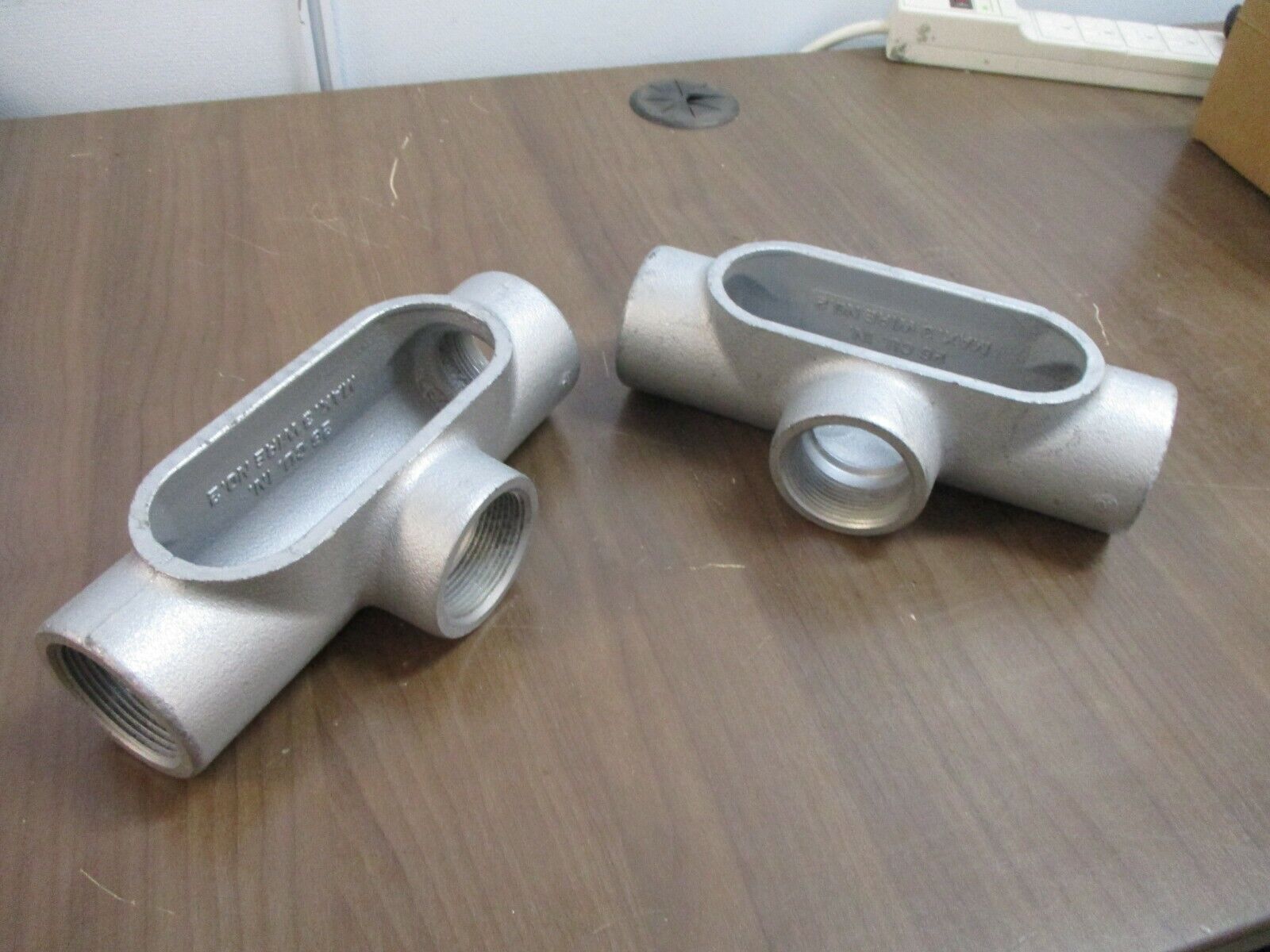 Cooper Crouse-Hinds Condulet Conduit Body T57 Form 7 Size: 1-1/2" *Box of 2*
