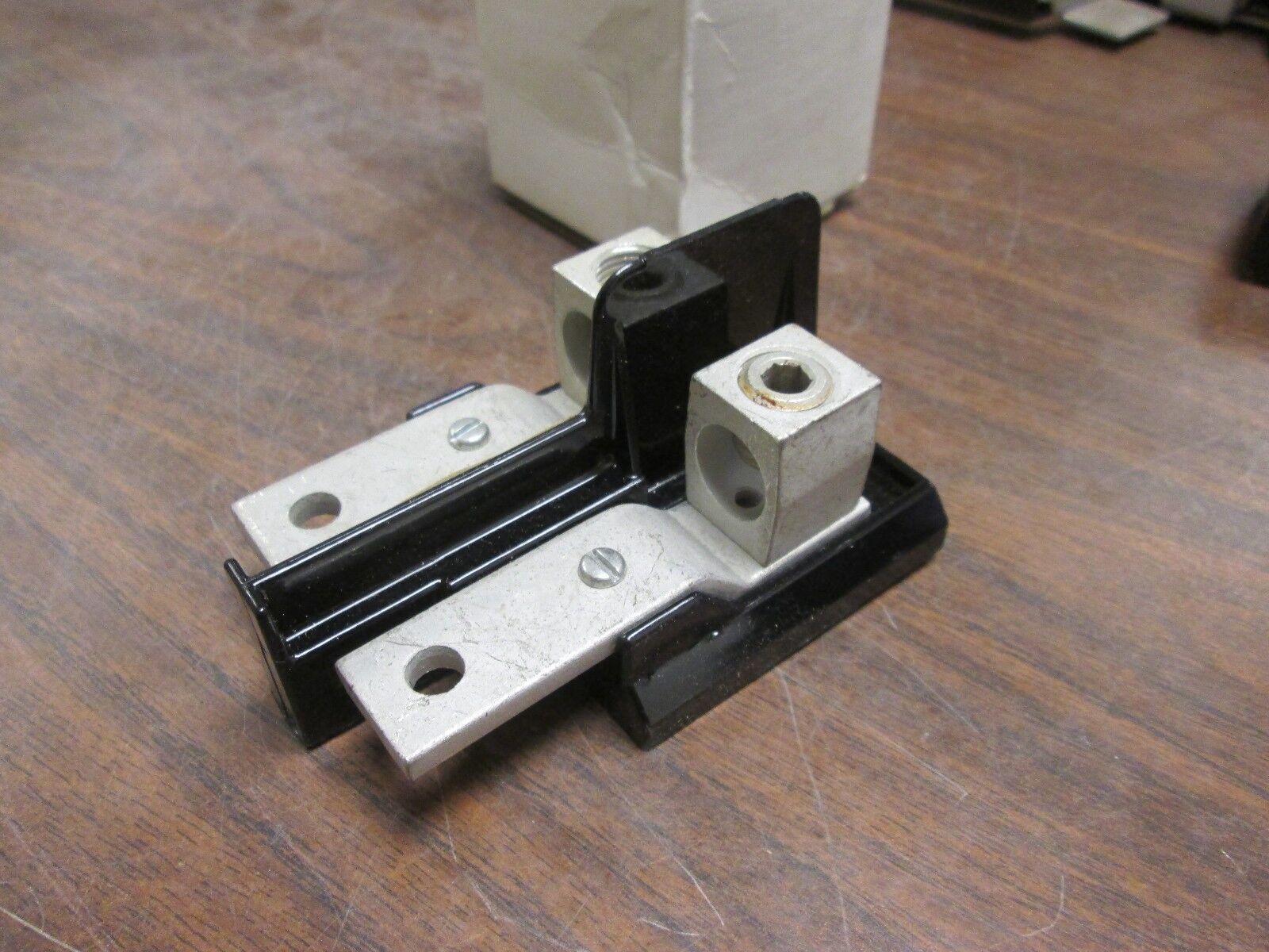 GE Master Main Lug Kit TLK150 150A 120-240V 2P New Surplus