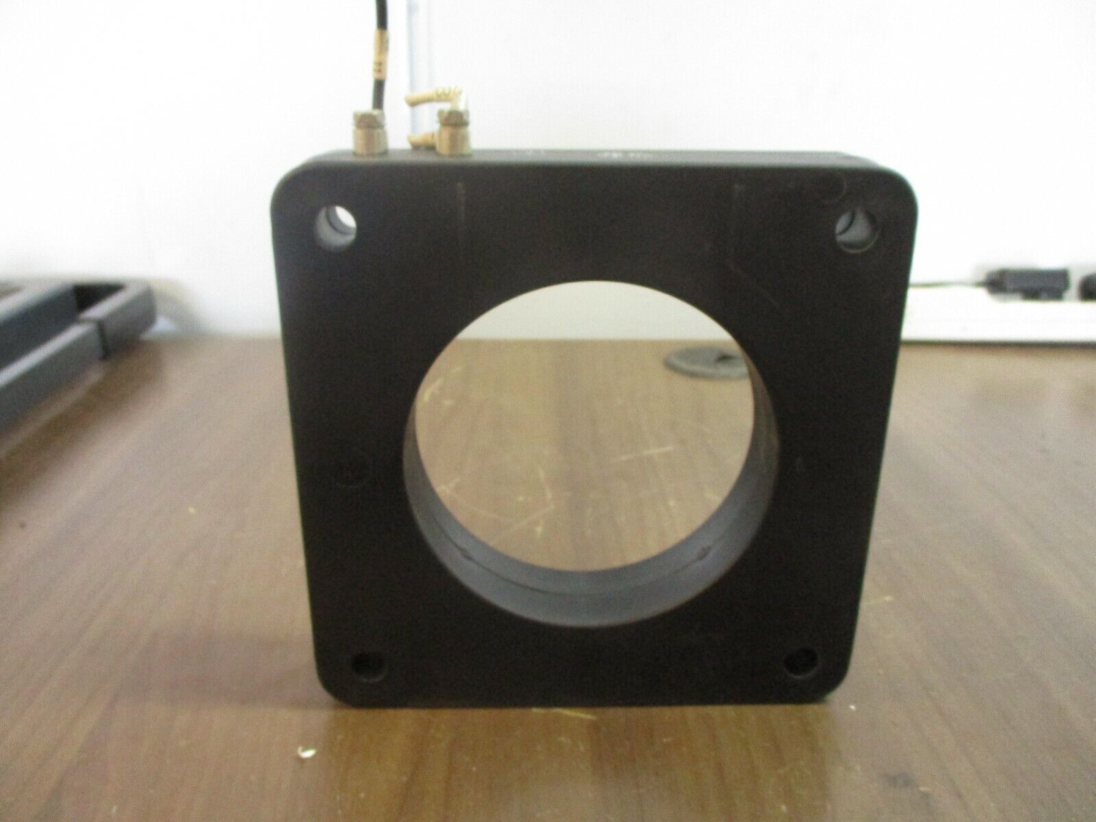 Square D Current Transformer 170R-801 Ratio 800:5A 600V 25-400Hz 10kV BIL Used