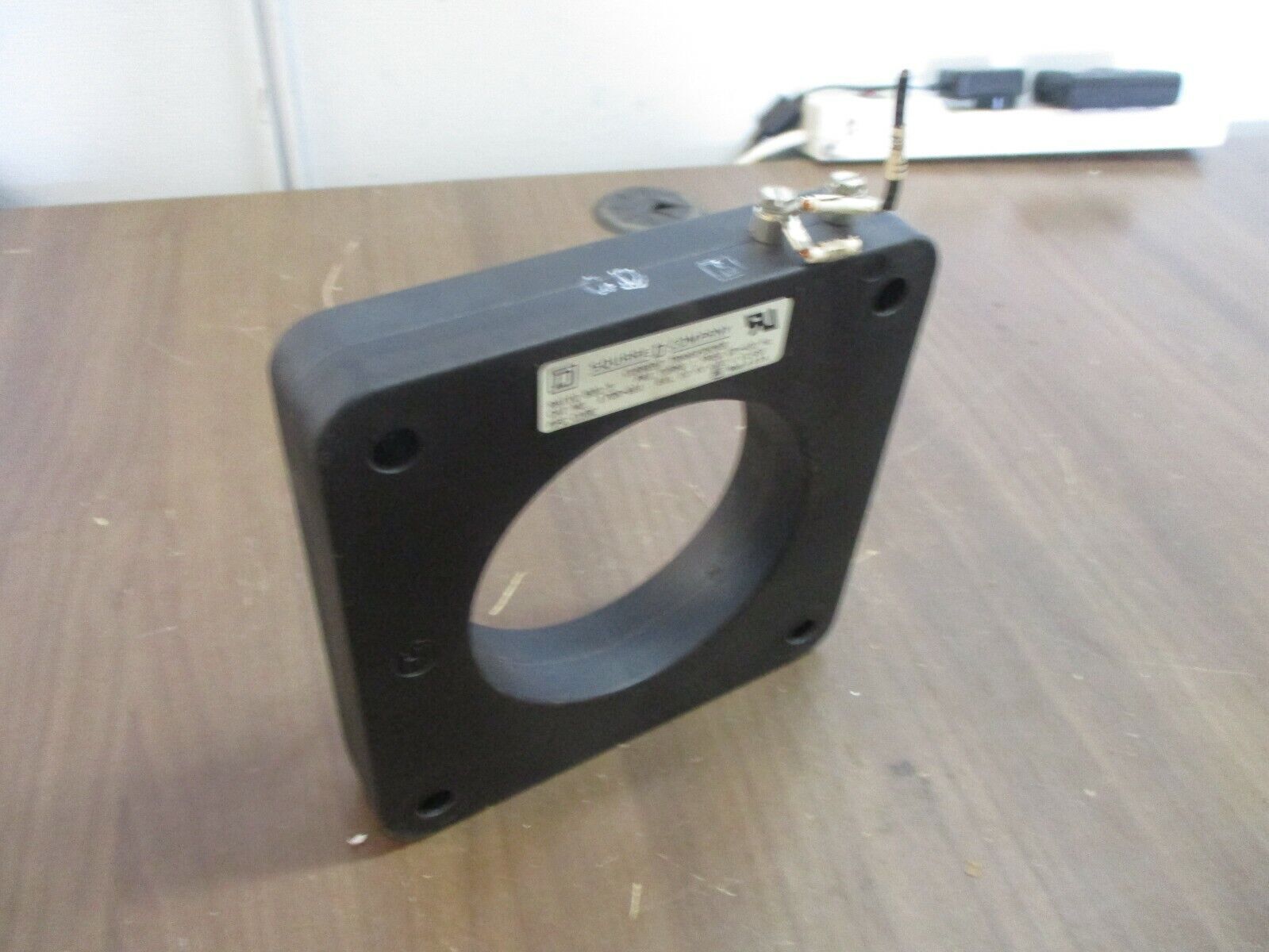 Square D Current Transformer 170R-801 Ratio 800:5A 600V 25-400Hz 10kV BIL Used